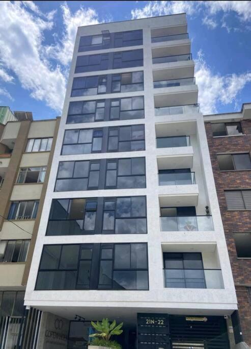 Hermoso aparta estudio