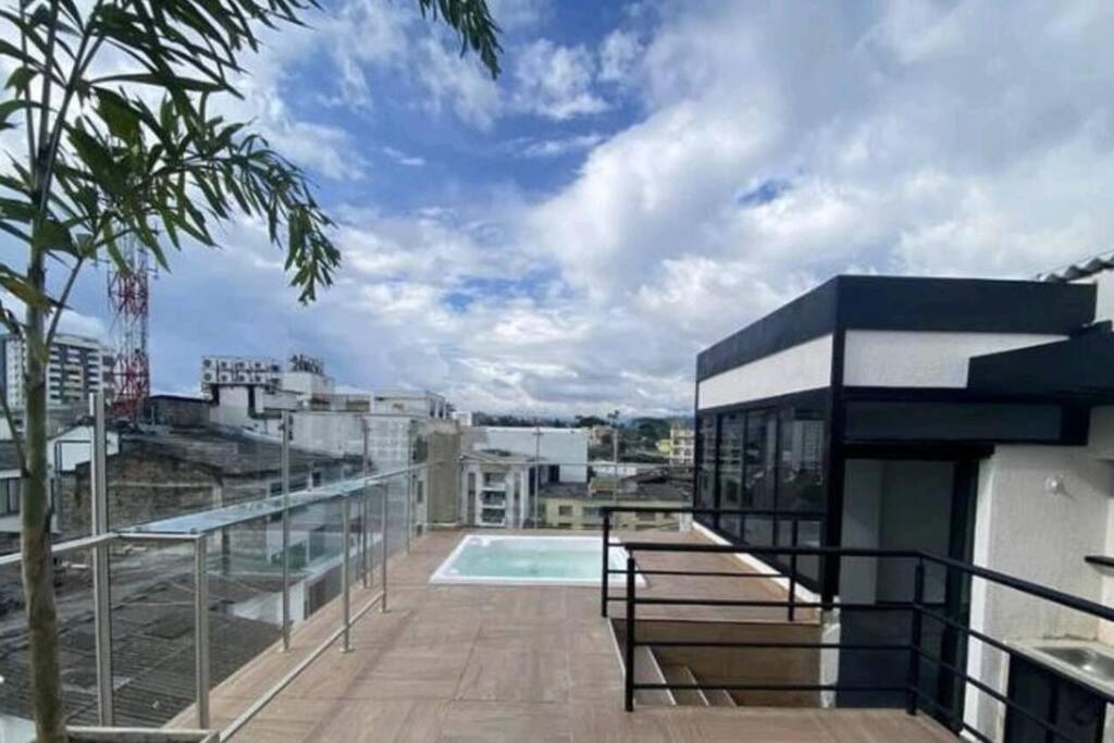 Hermoso aparta estudio