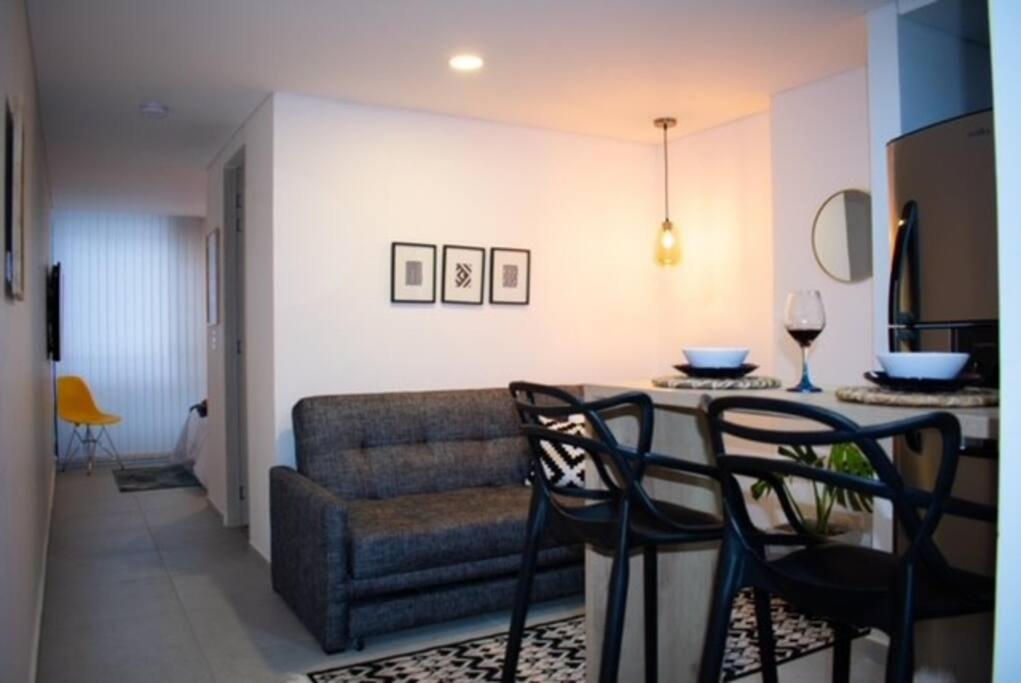 Hermoso aparta estudio
