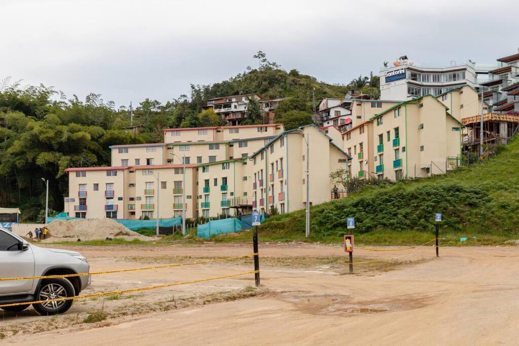 Comodo y amplio apartamento privado-201 Guatape