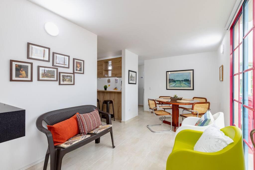 Comodo y amplio apartamento privado-201 Guatape