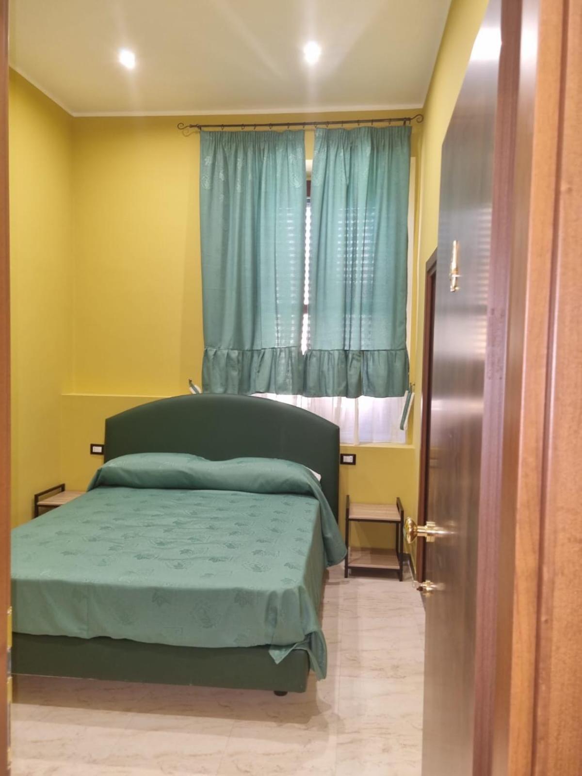 Foria 242 Rooms