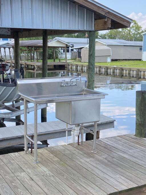 Moonlite Retreat- Waterfront home in Welaka, Florida