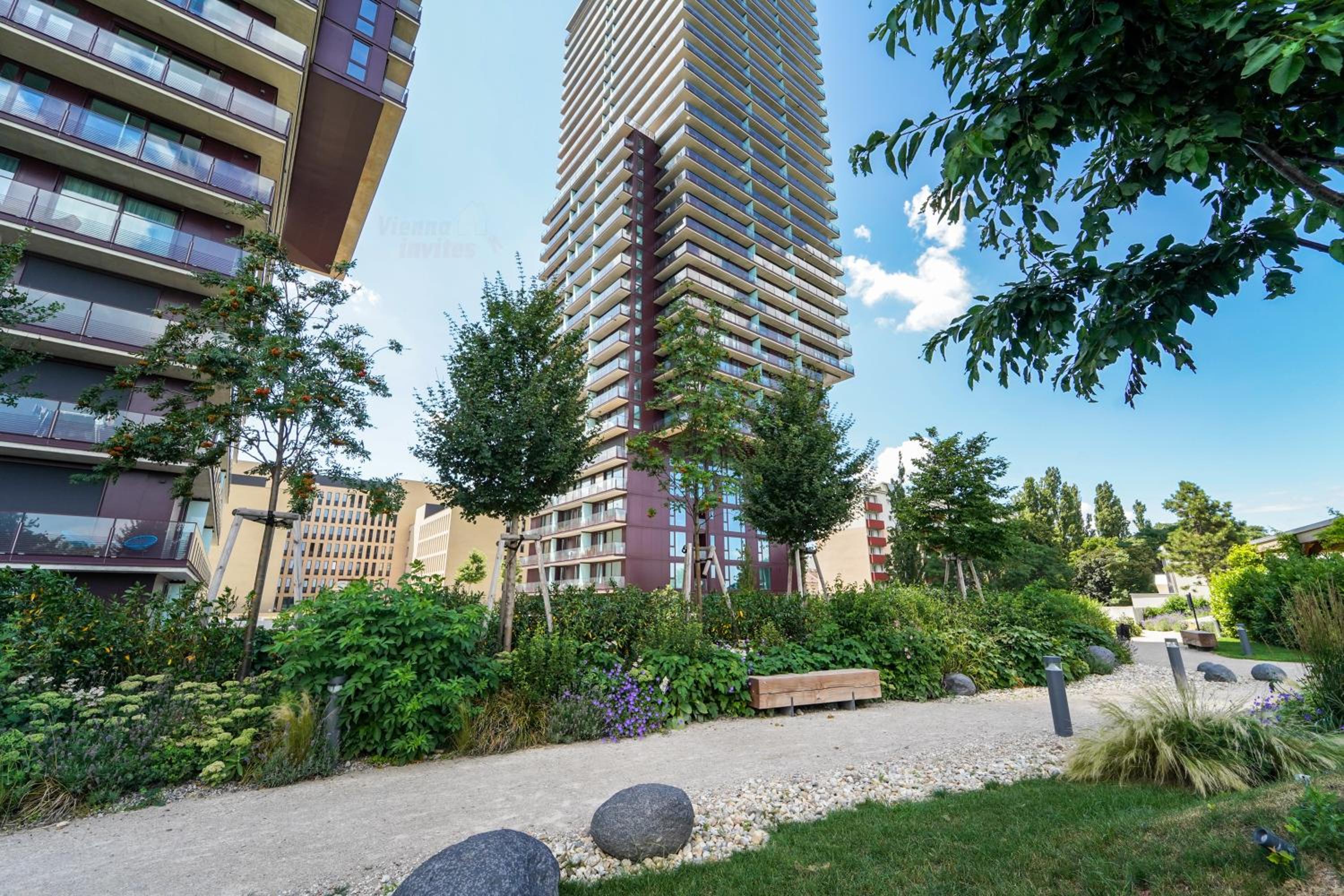 Wonderful Apartment with 2 bedrooms and pool and parking