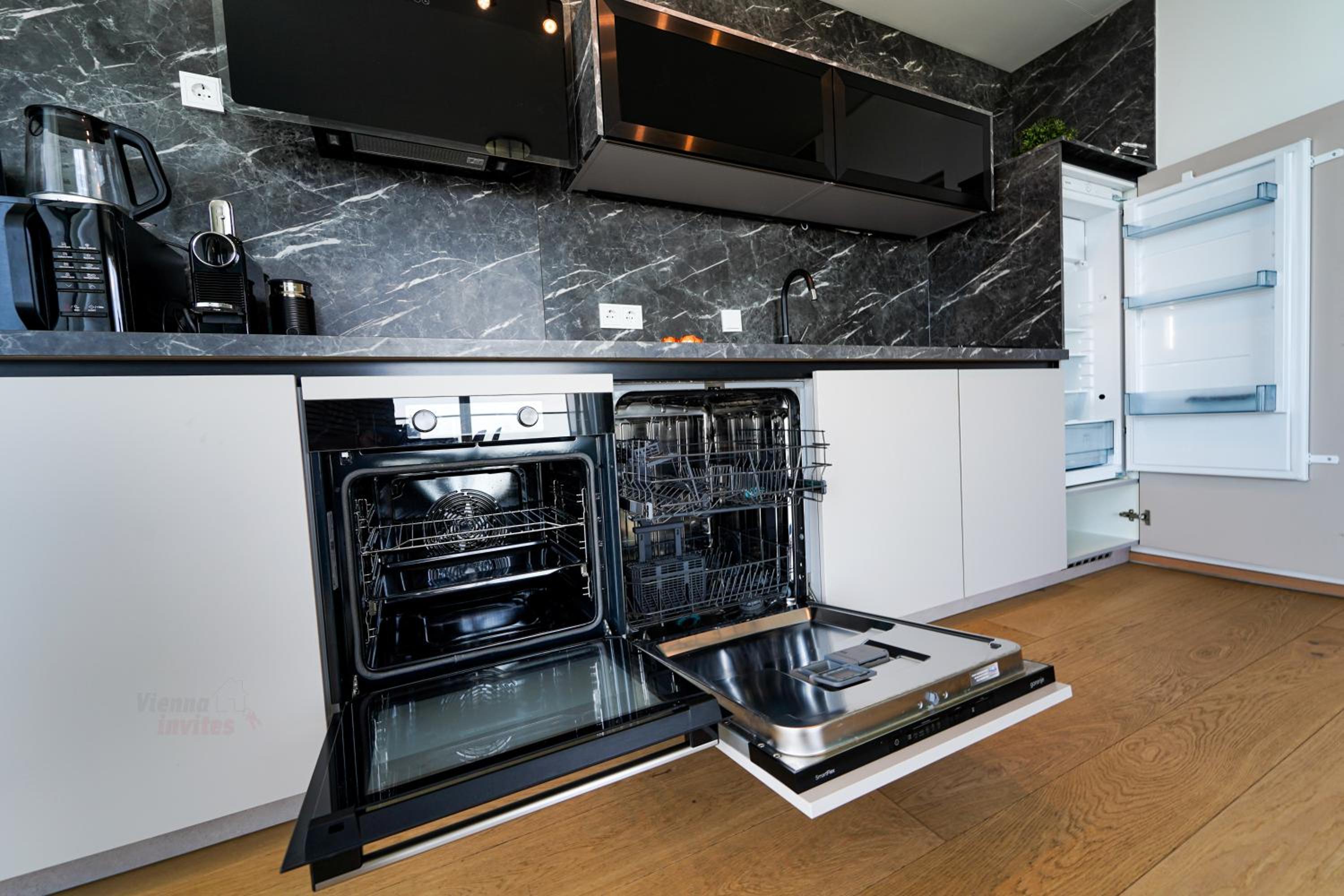 Wonderful Apartment with 2 bedrooms and pool and parking