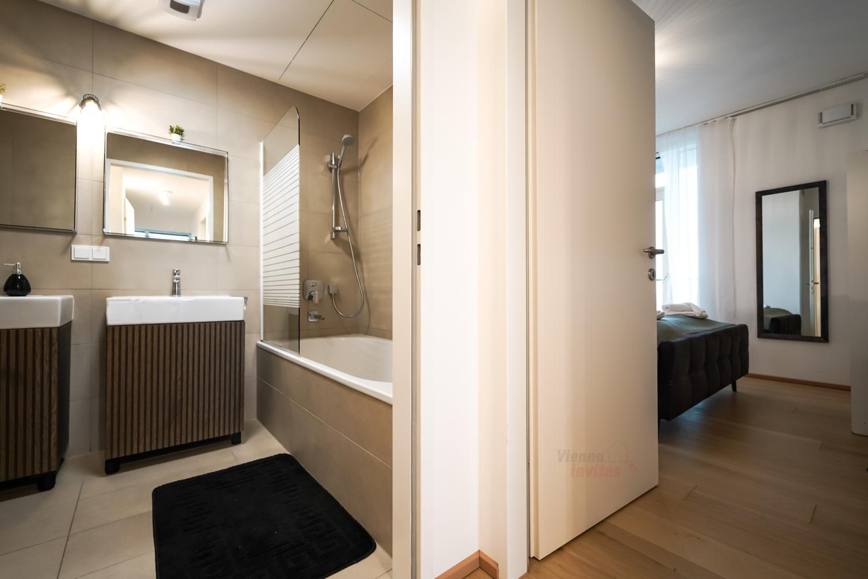 Wonderful Apartment with 2 bedrooms and pool and parking