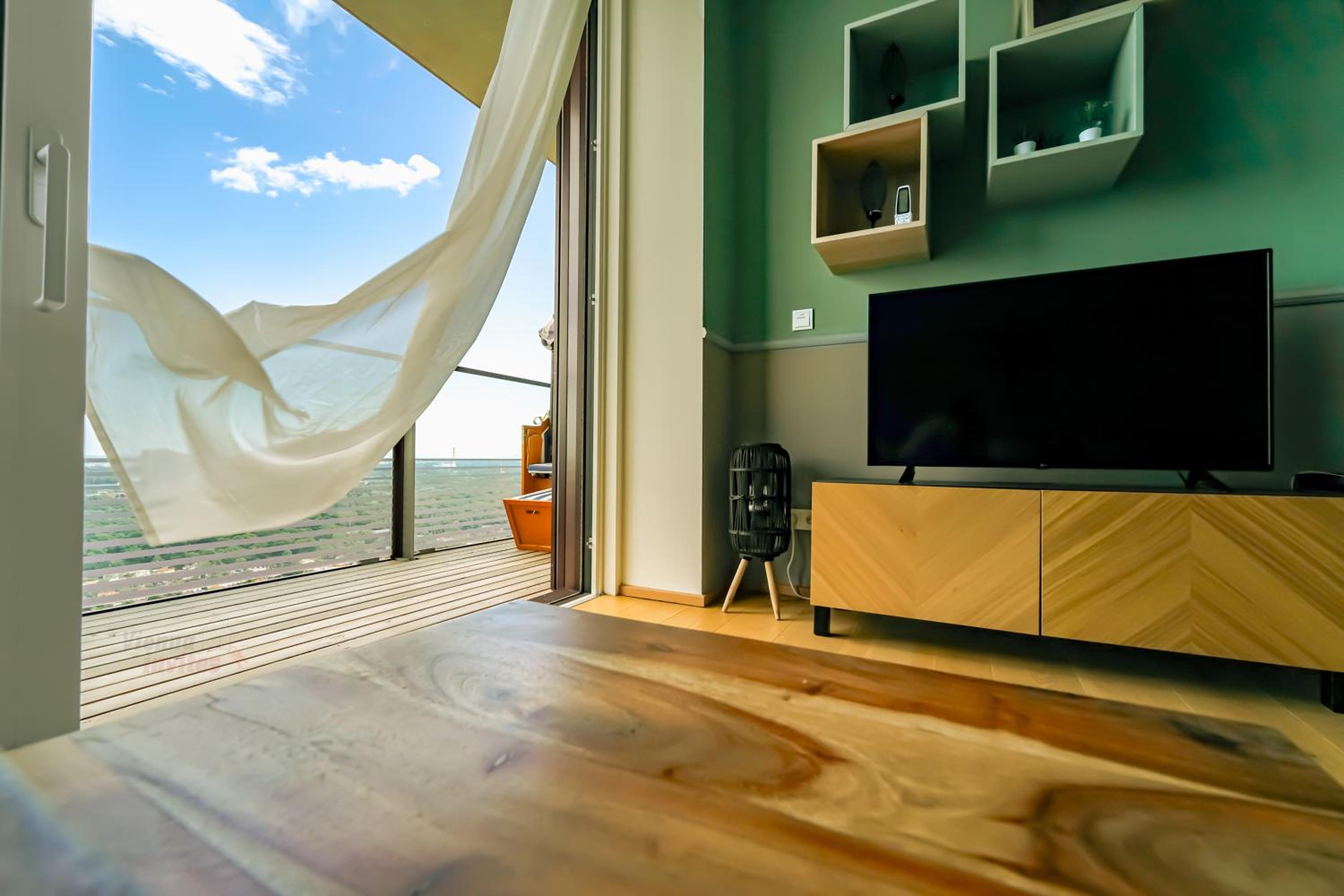 Wonderful Apartment with 2 bedrooms and pool and parking
