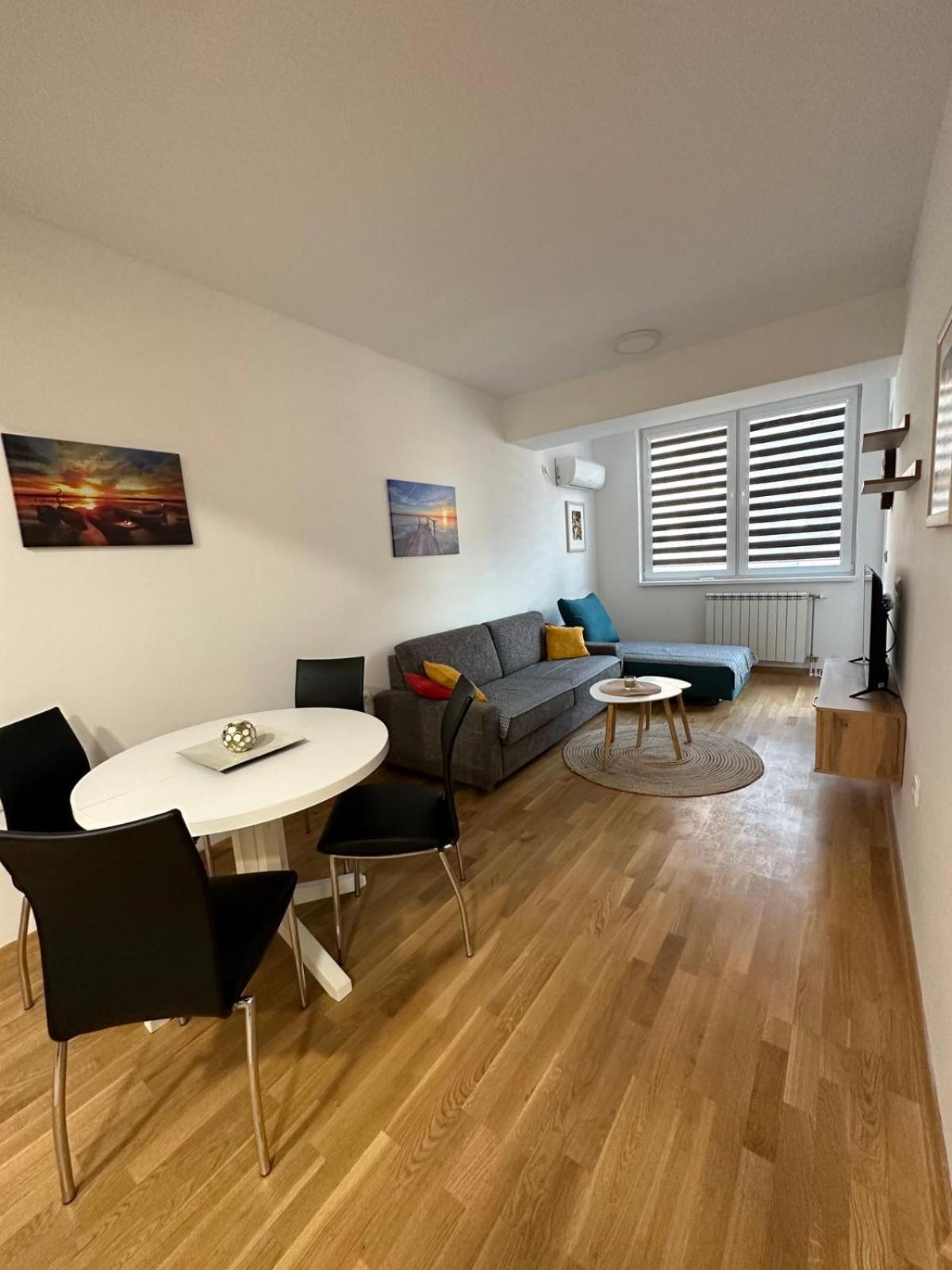 Golden Lux Apartments
