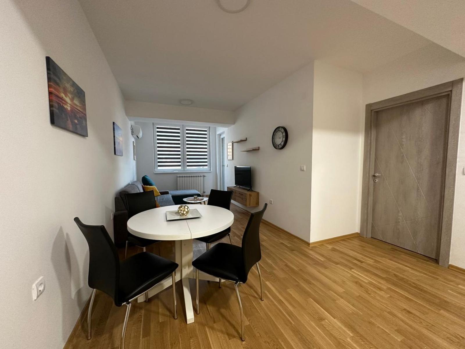 Golden Lux Apartments