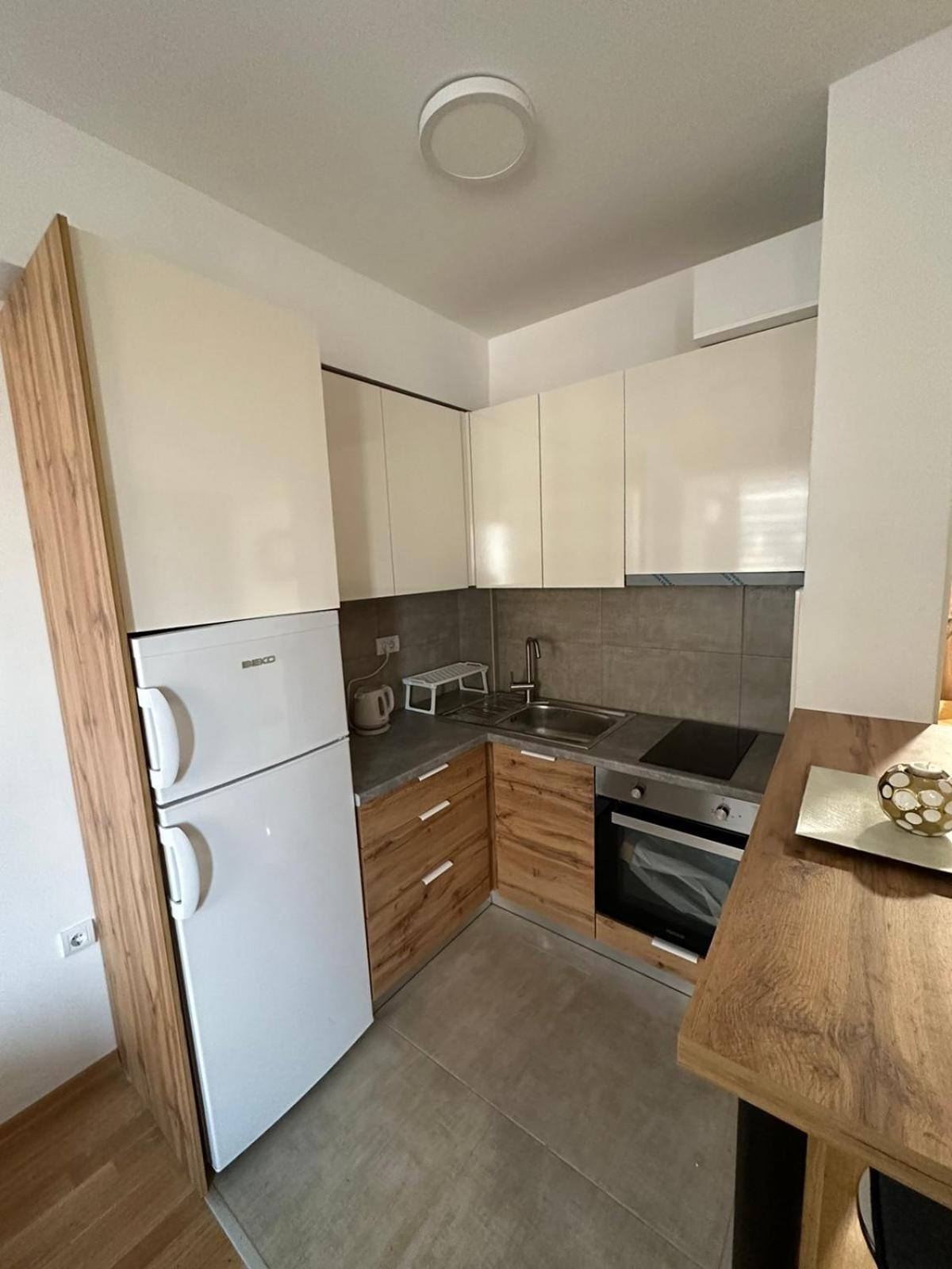 Golden Lux Apartments