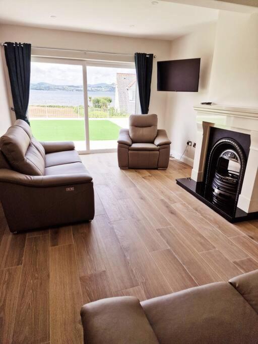 Buncrana Beach House by Wild Atlantic Wanderer view 5