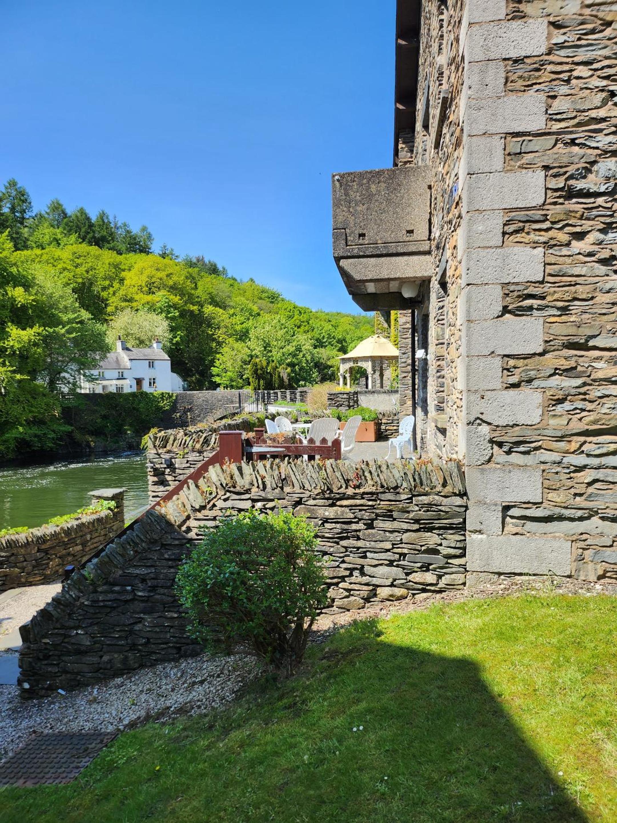 Lakeland Village