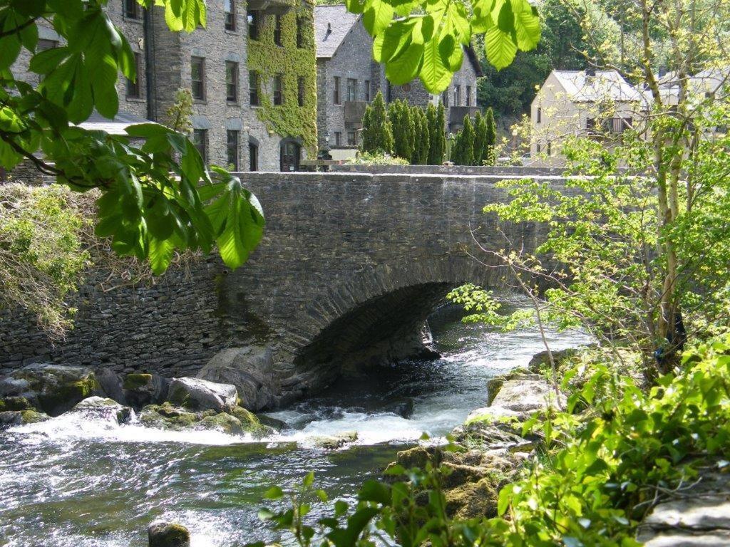 Lakeland Village