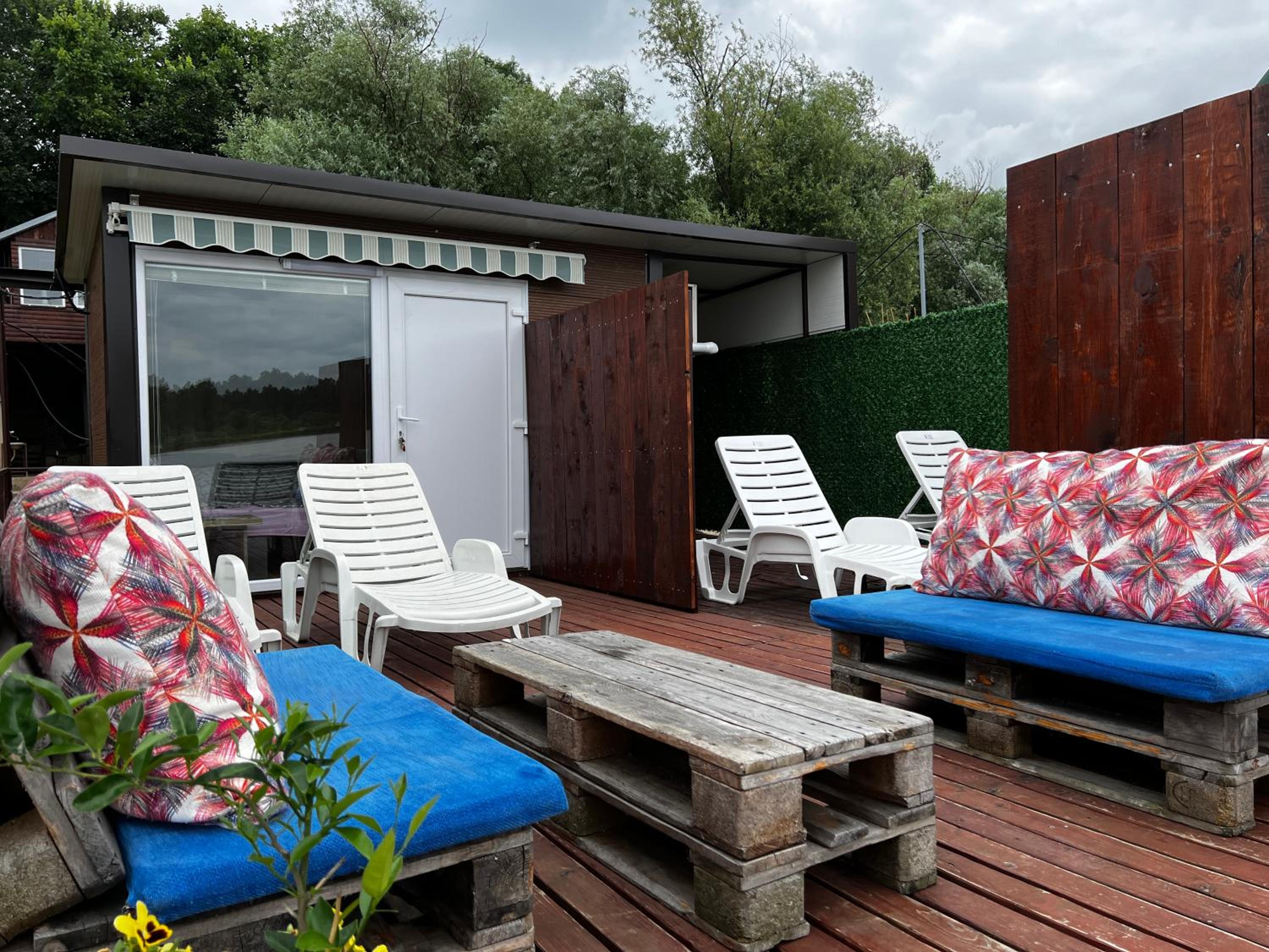 Splav Zaton - Floating Cabin view 2