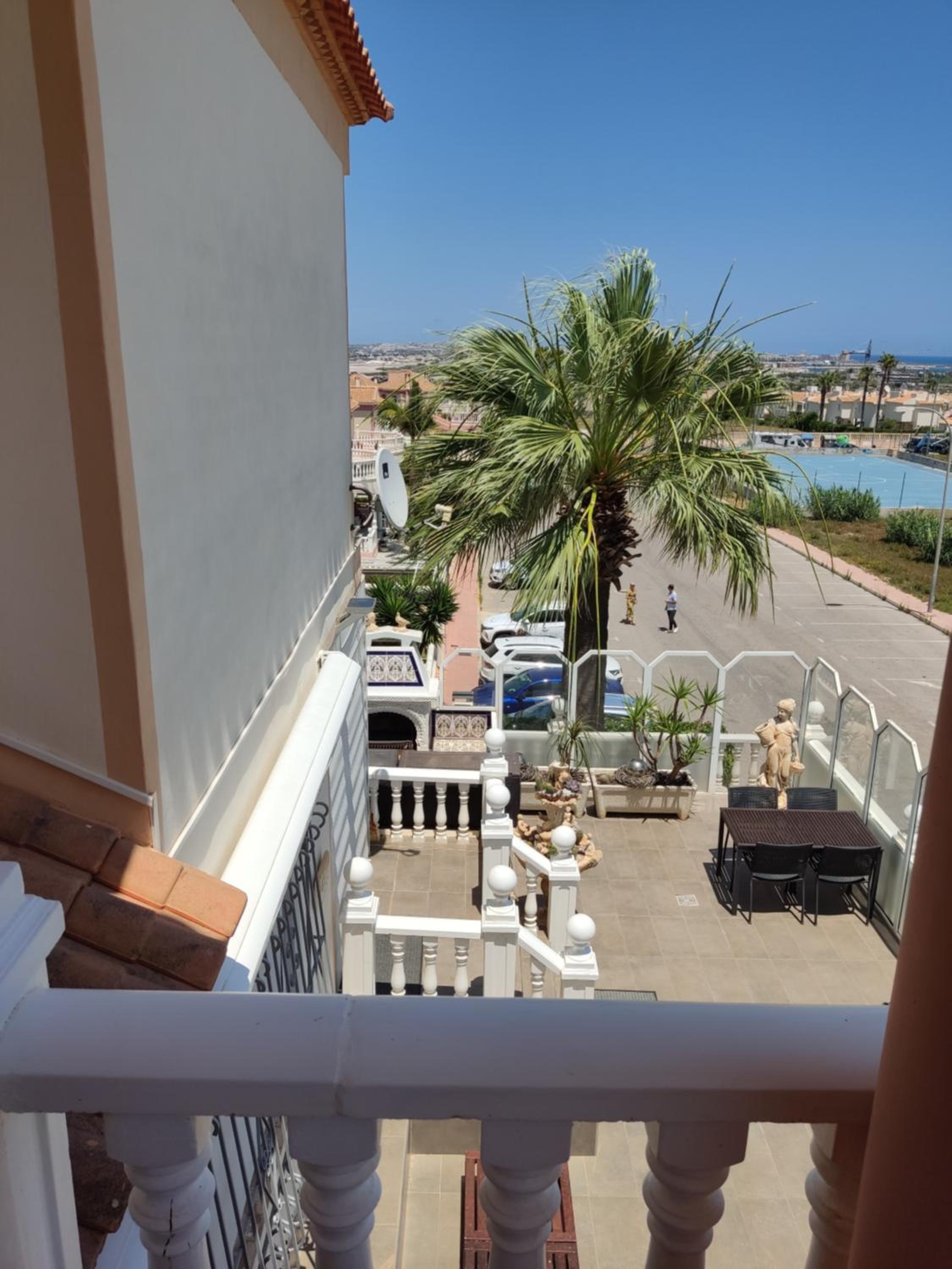 Confortable apartamento con vistas al mar