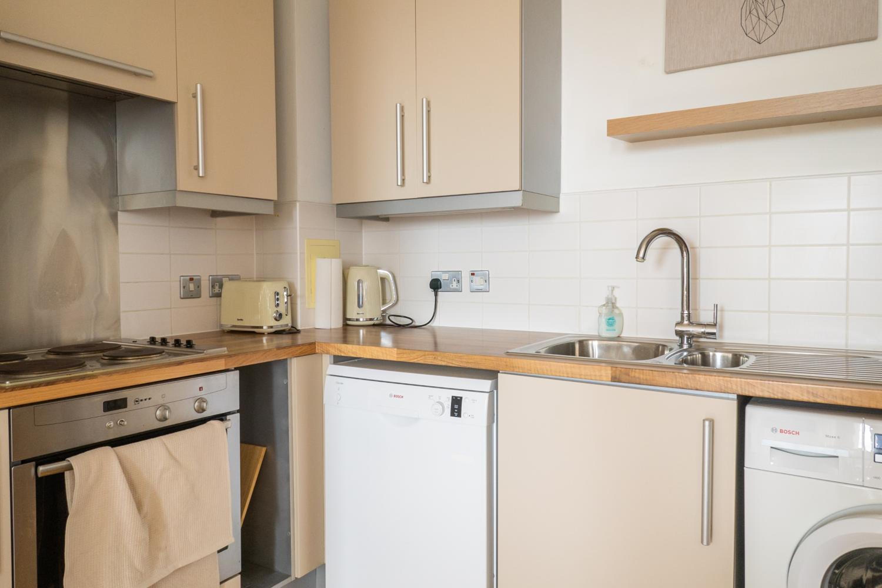 City Air Apartments - SHADWELL - GREAT TRANSPORT LINKS