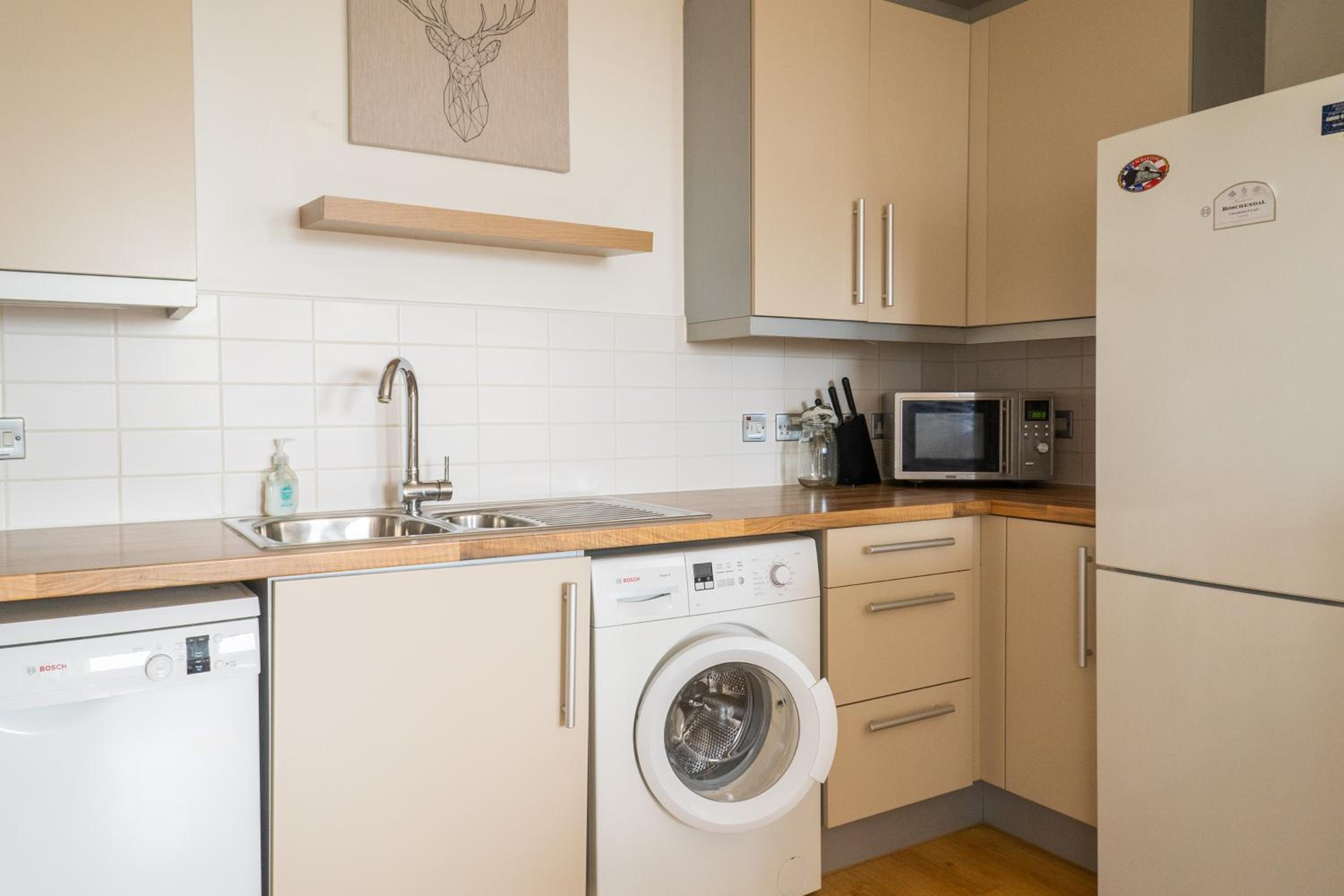 City Air Apartments - SHADWELL - GREAT TRANSPORT LINKS