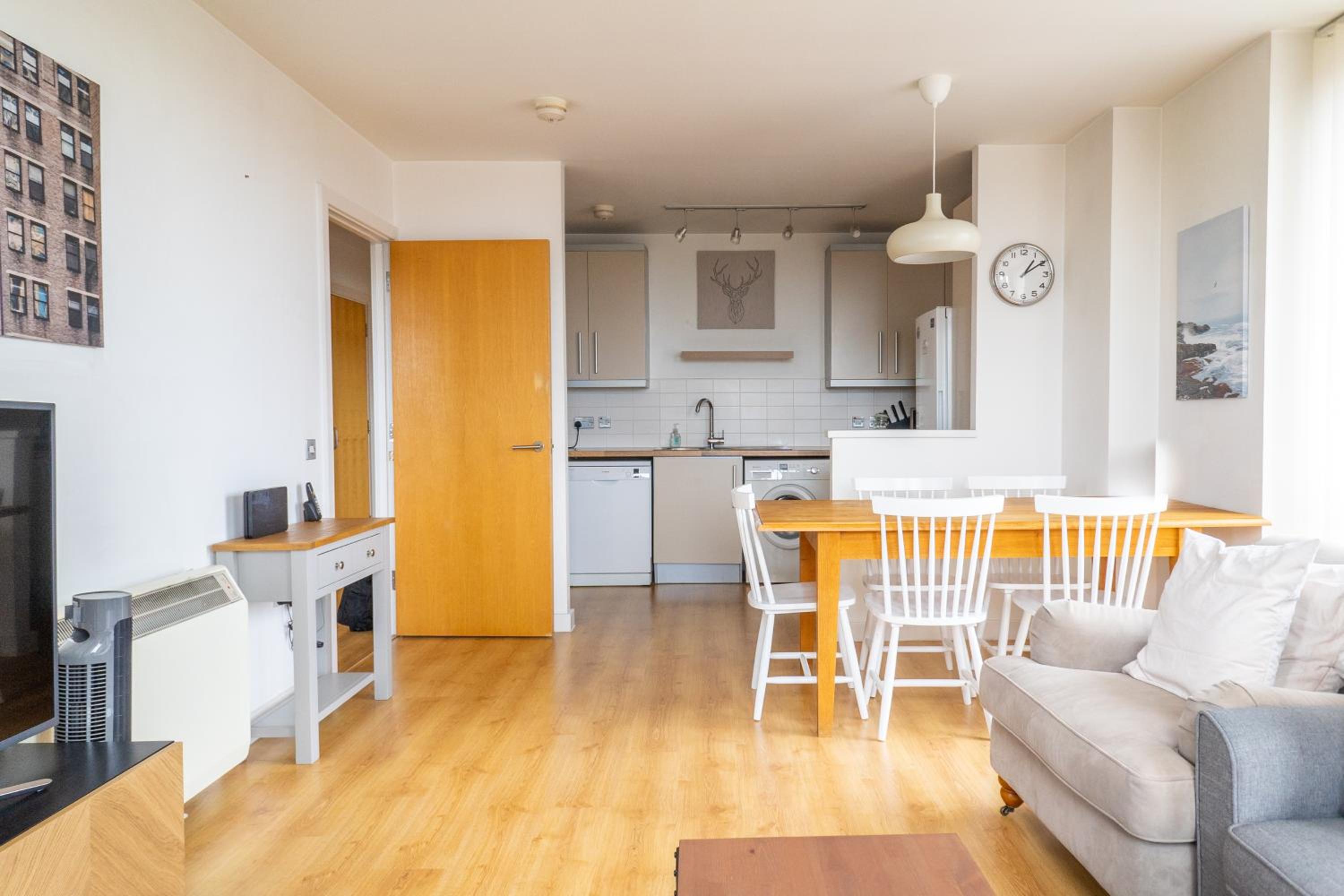 City Air Apartments - SHADWELL - GREAT TRANSPORT LINKS