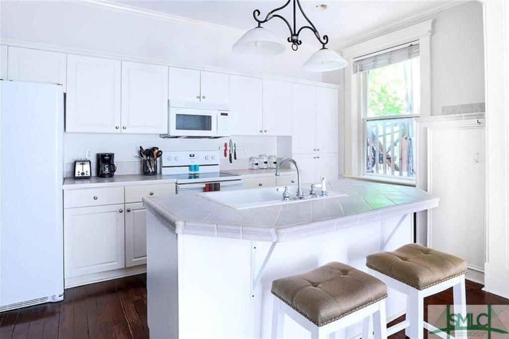 Design District Executive Rental Condo view 4
