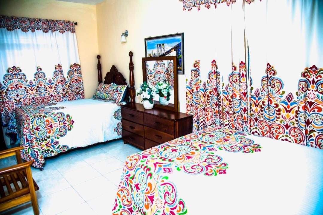 Dela de-Rose Guest House Negril Jamaica