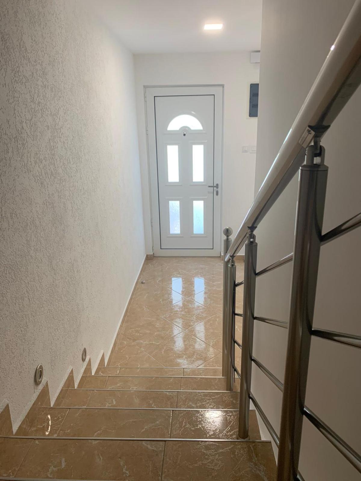 Duraku Apartment