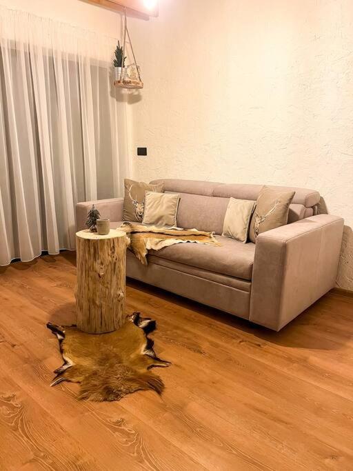 Chalet Black Deer view 2
