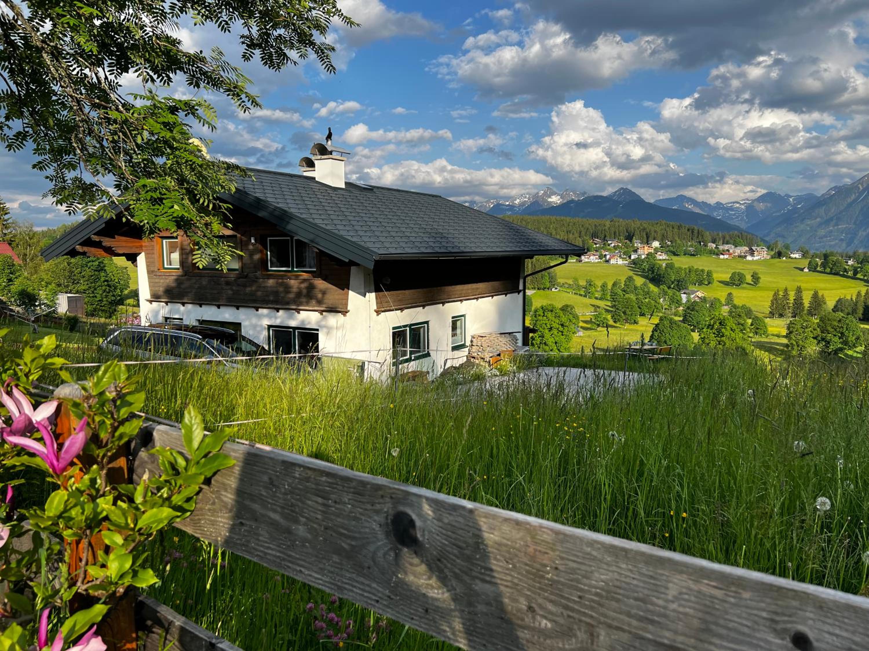 Haus Bergfeld with the view over Dachstein