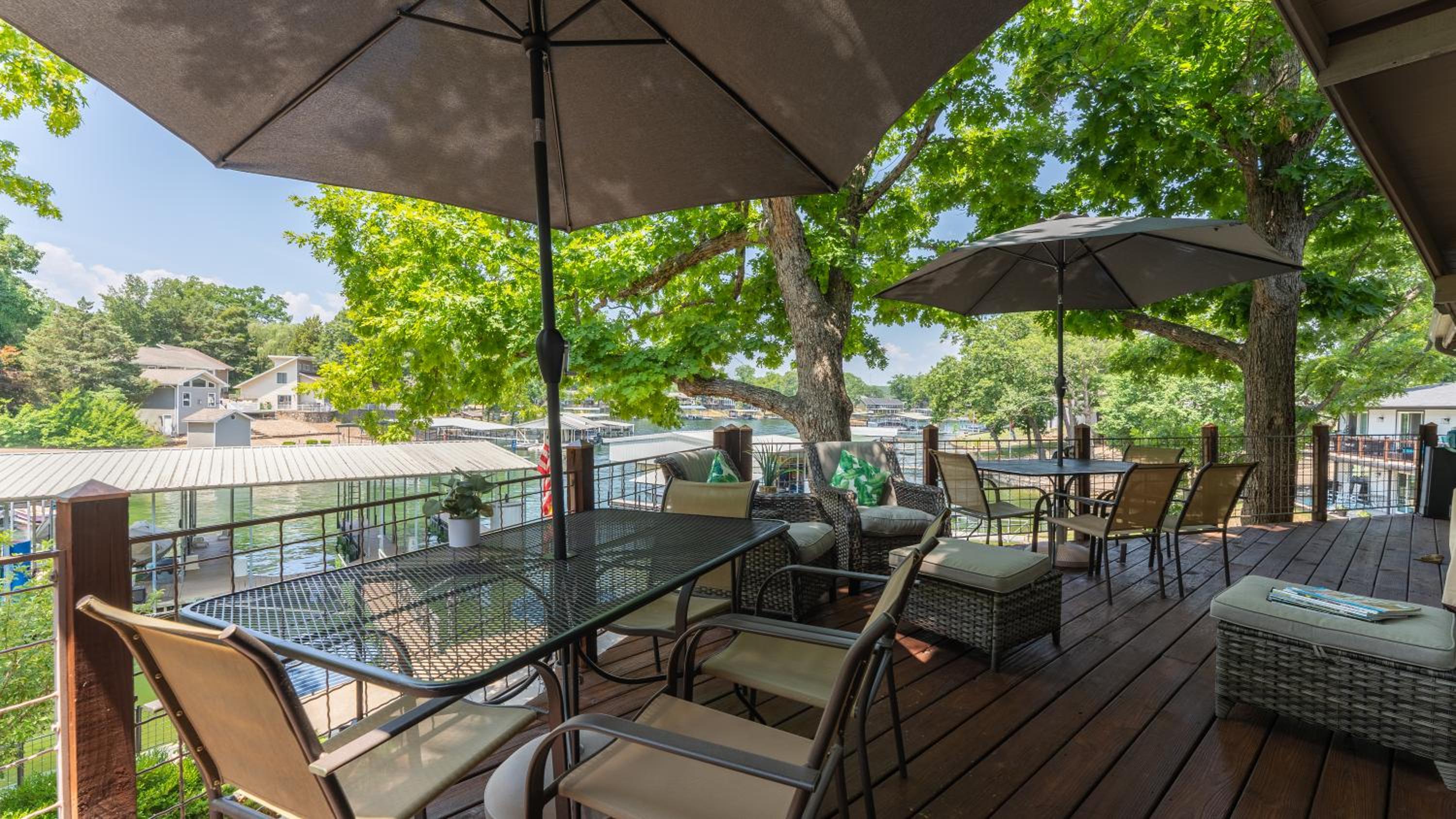 PRIVATE LAKE HOUSE Sleeps Large Groups ON THE WATER Swim n Boat Dock LOTS of AMENITIES