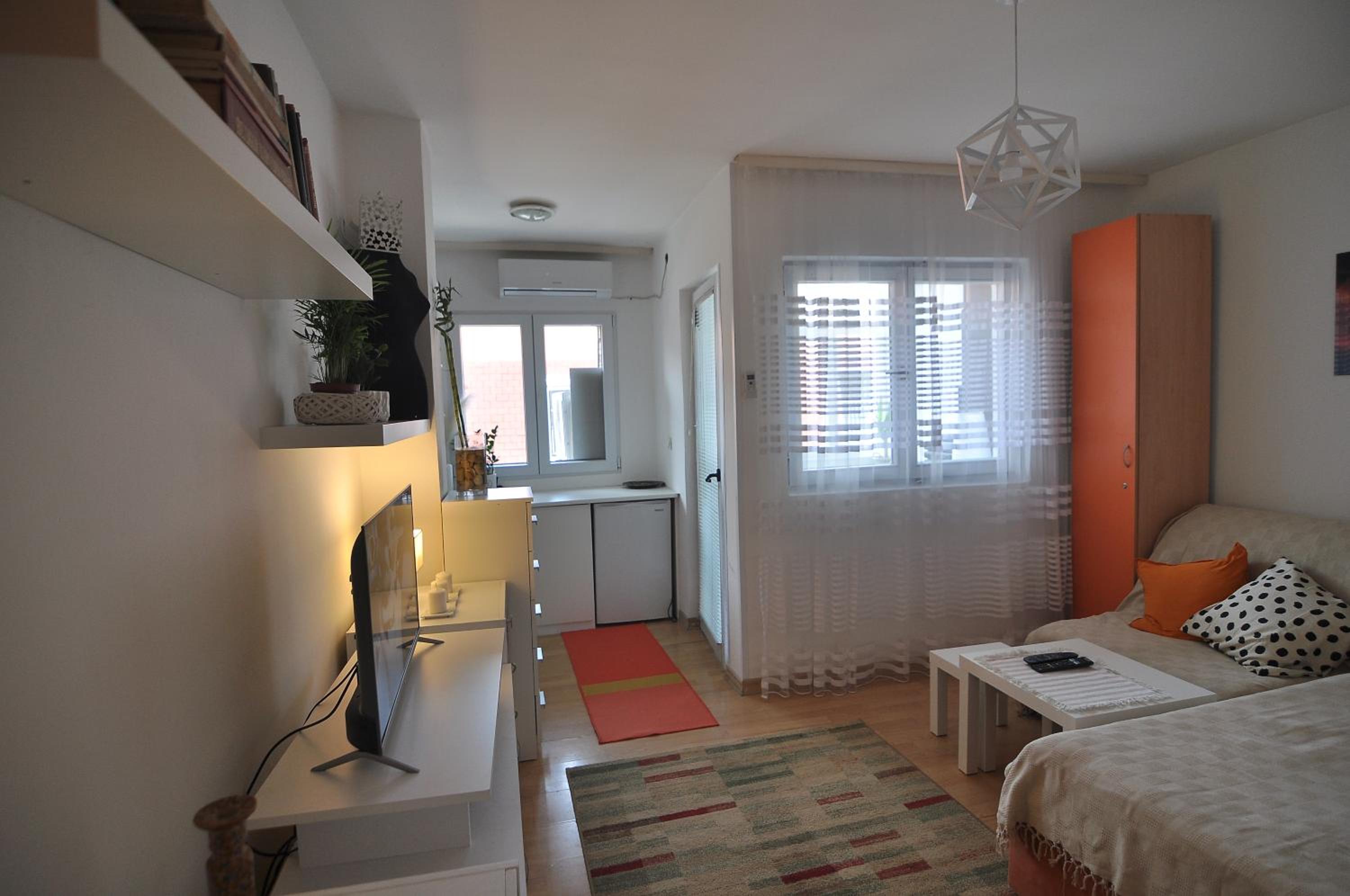 Charming studio near downtown