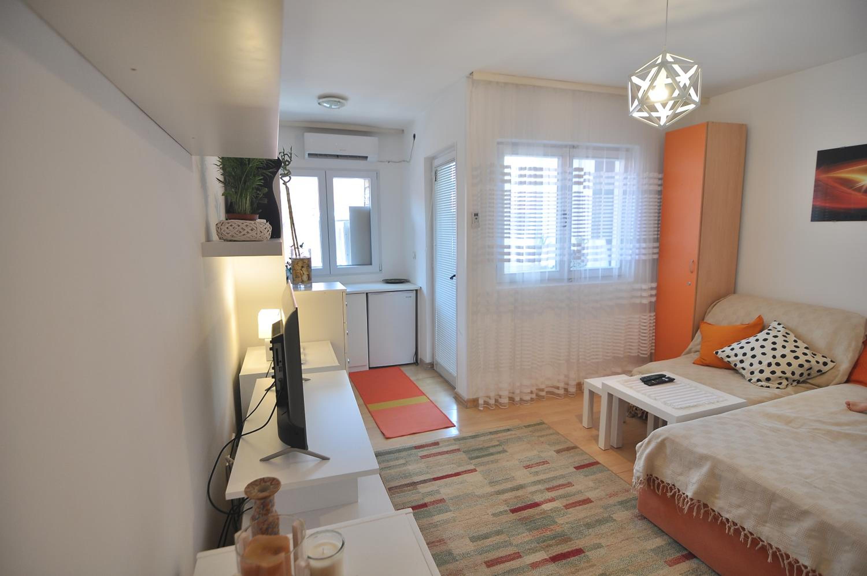 Charming studio near downtown