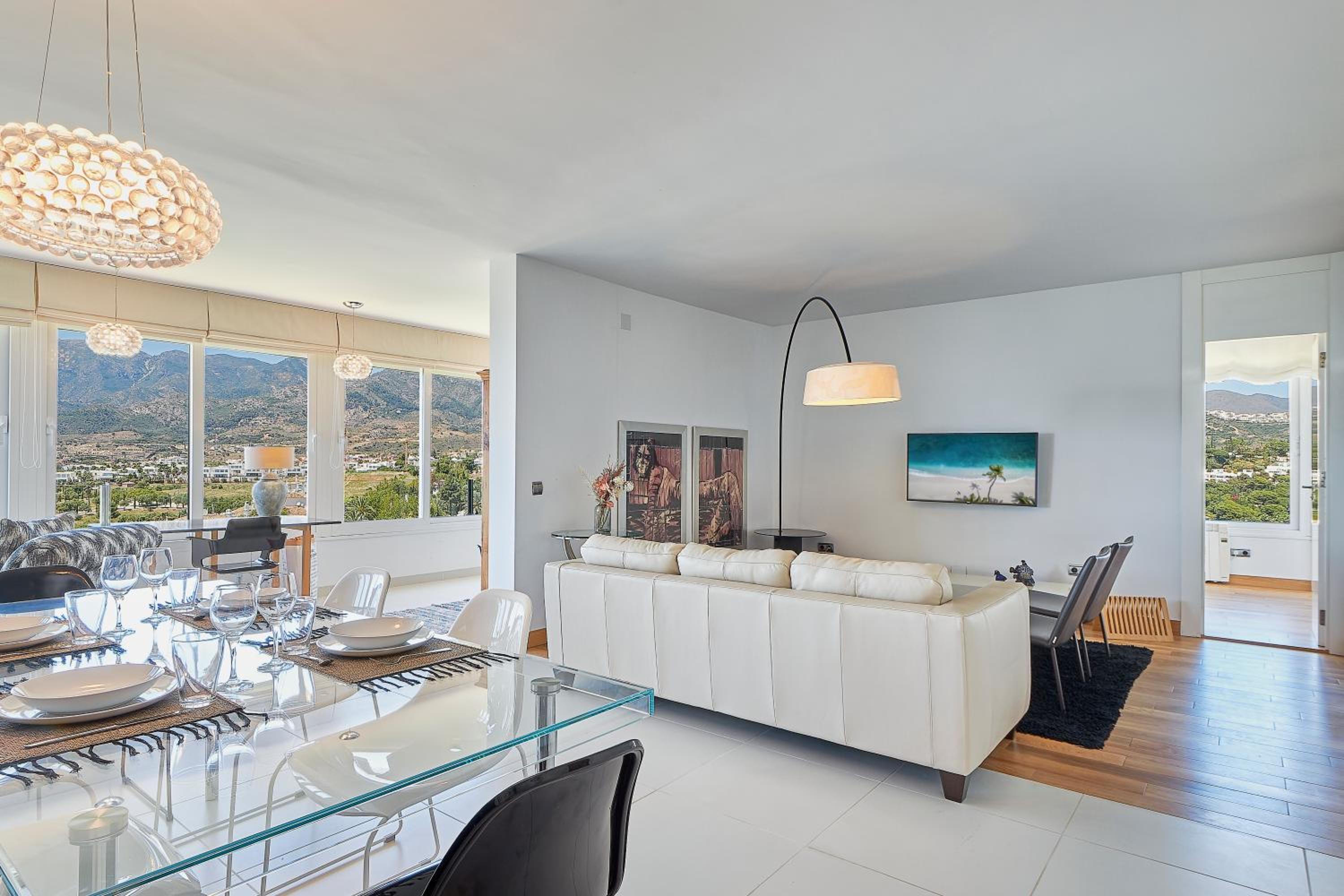 Marbella Vacations - Torre Real Vistas 360 cerca Trocadero Arena Marbella - Property Image 1