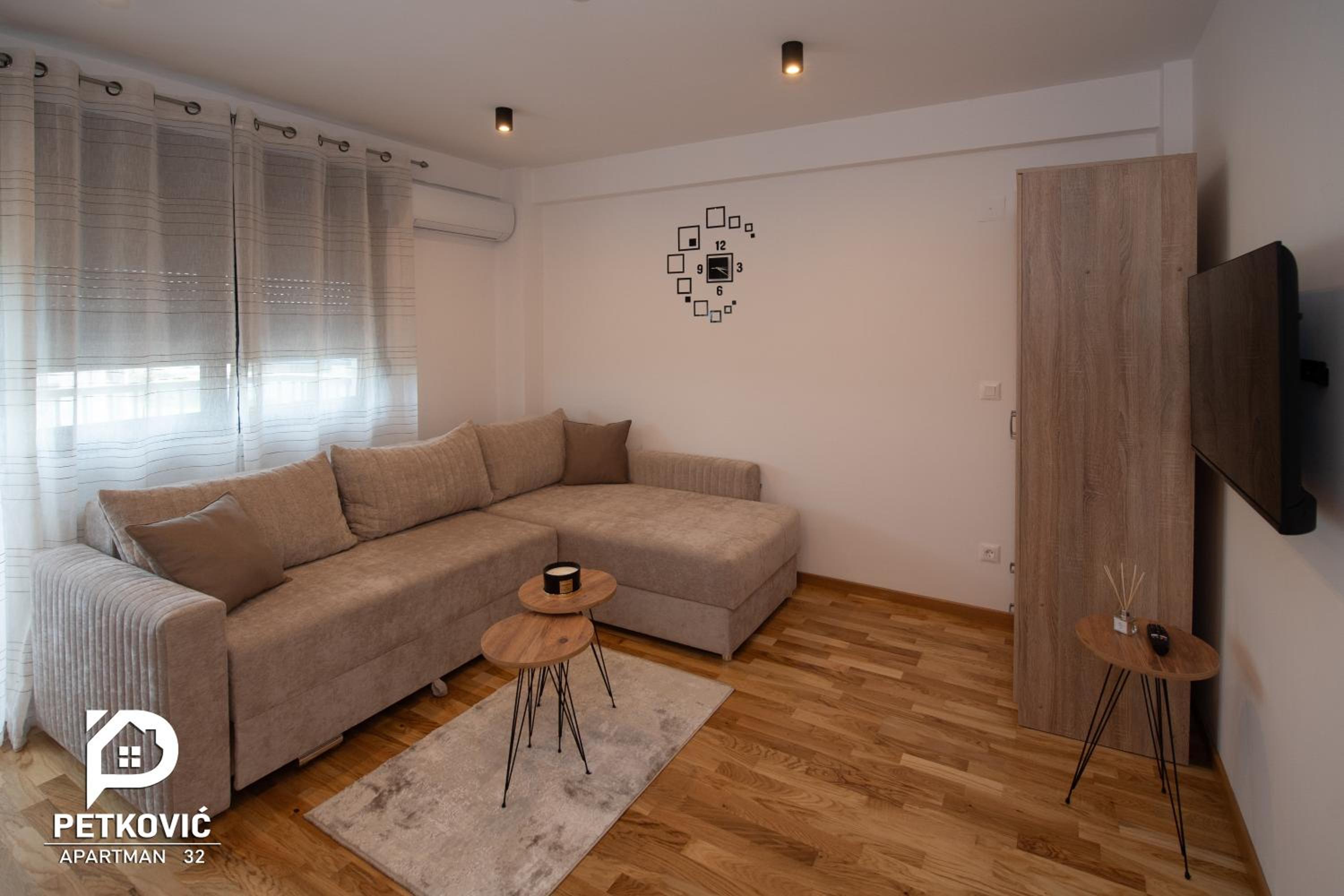 Petković apartmani STUDIO32 view 4