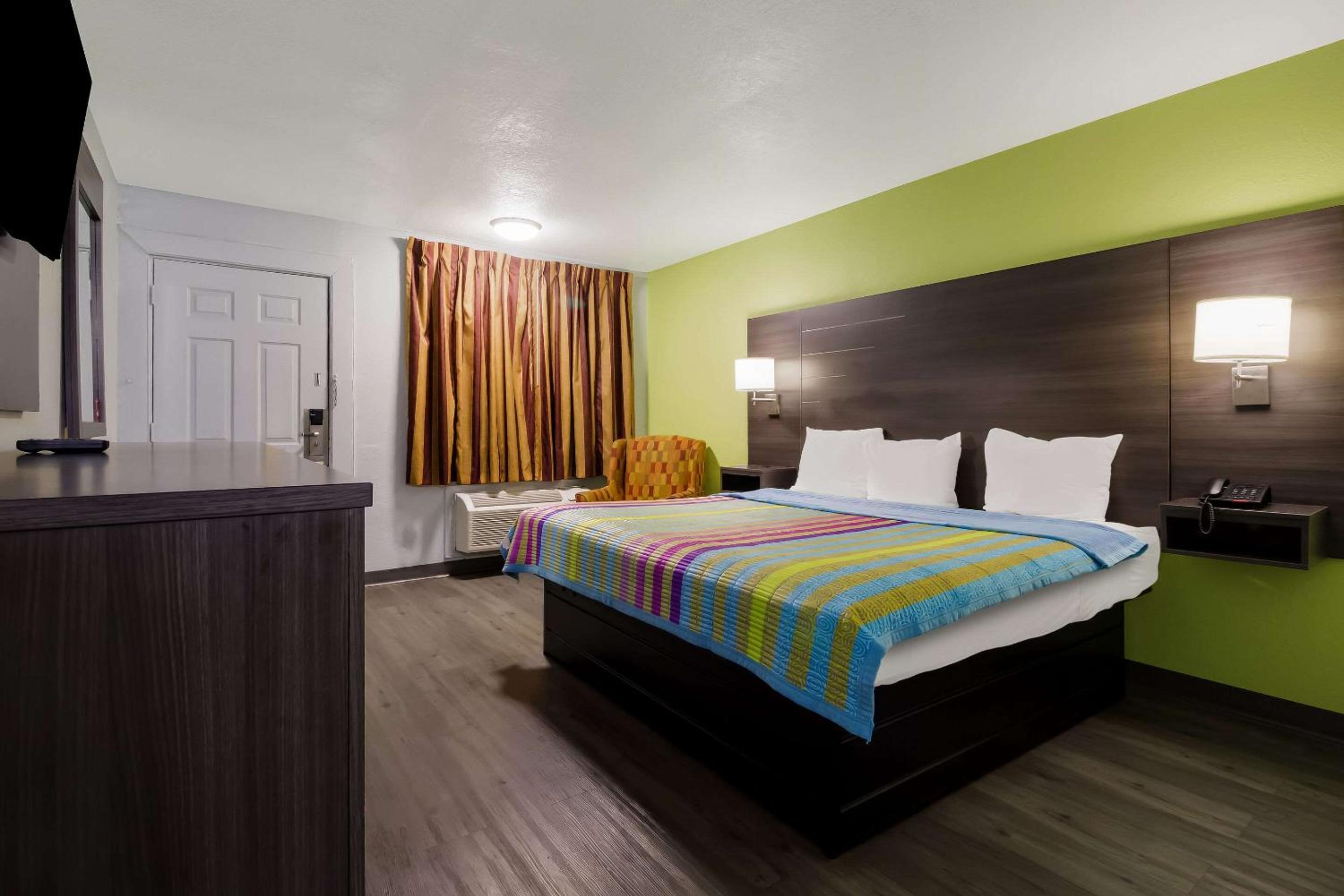 Monsoon Inn, Photo 20