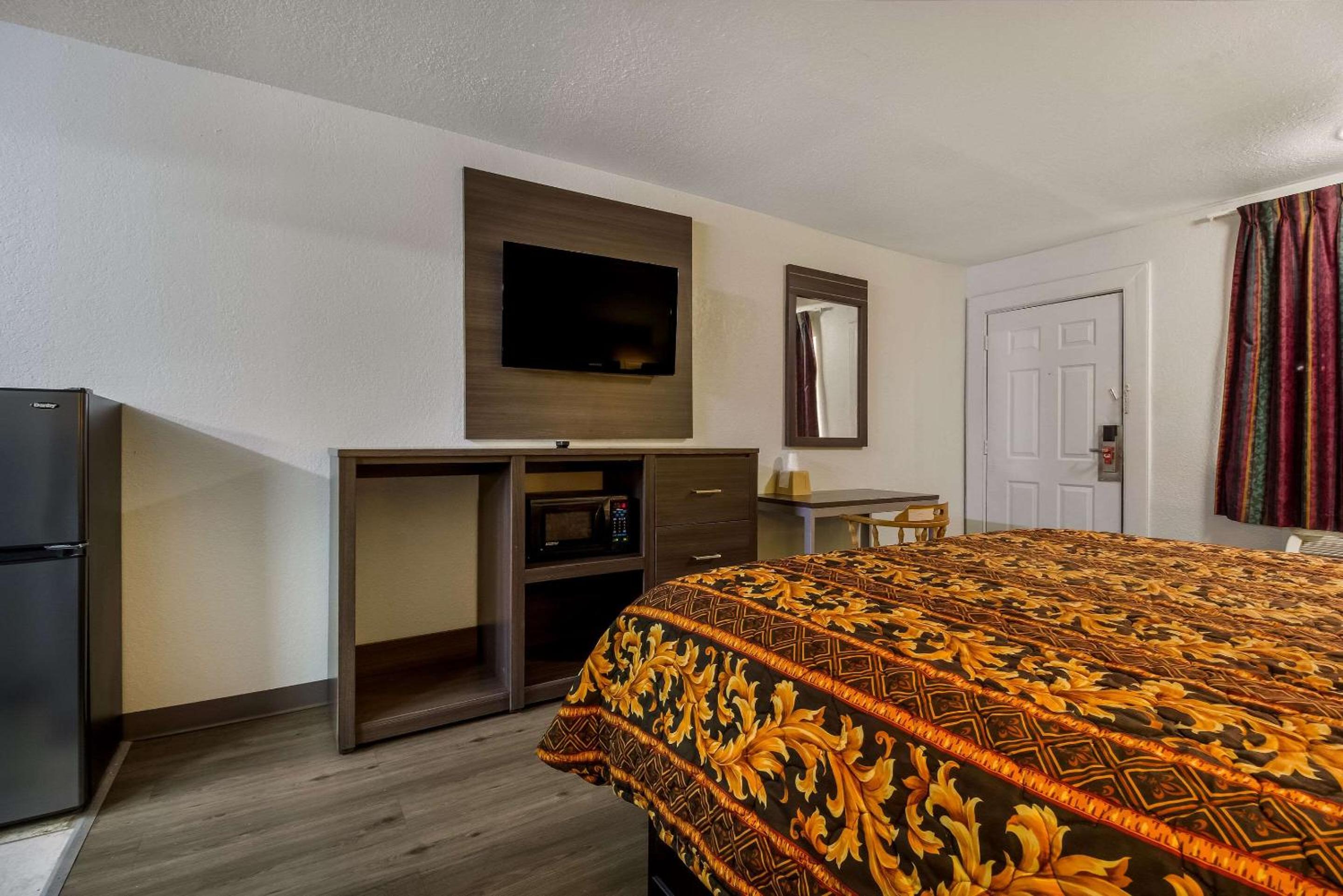 Monsoon Inn