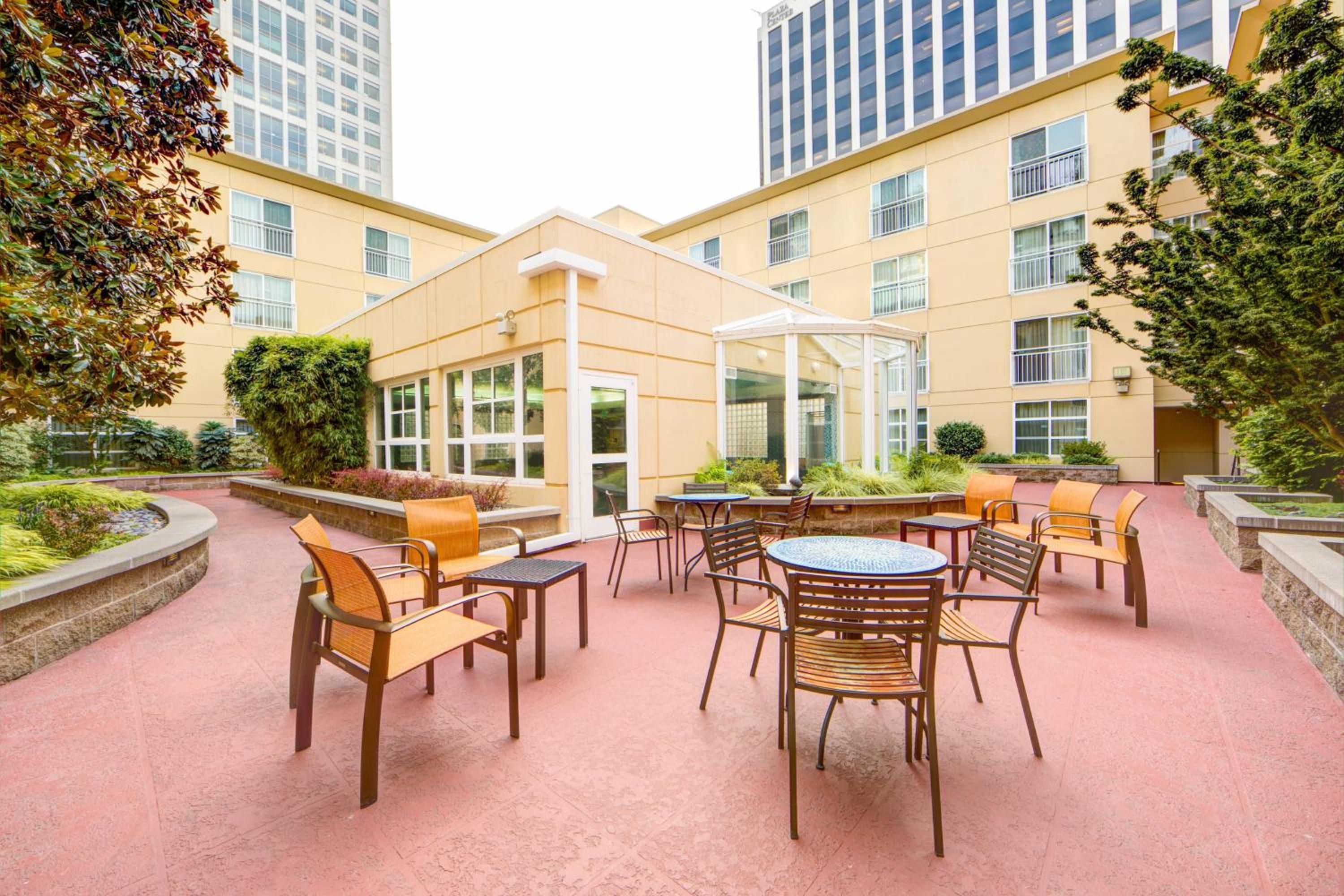Courtyard by Marriott Seattle Bellevue/Downtown - Property Image 9