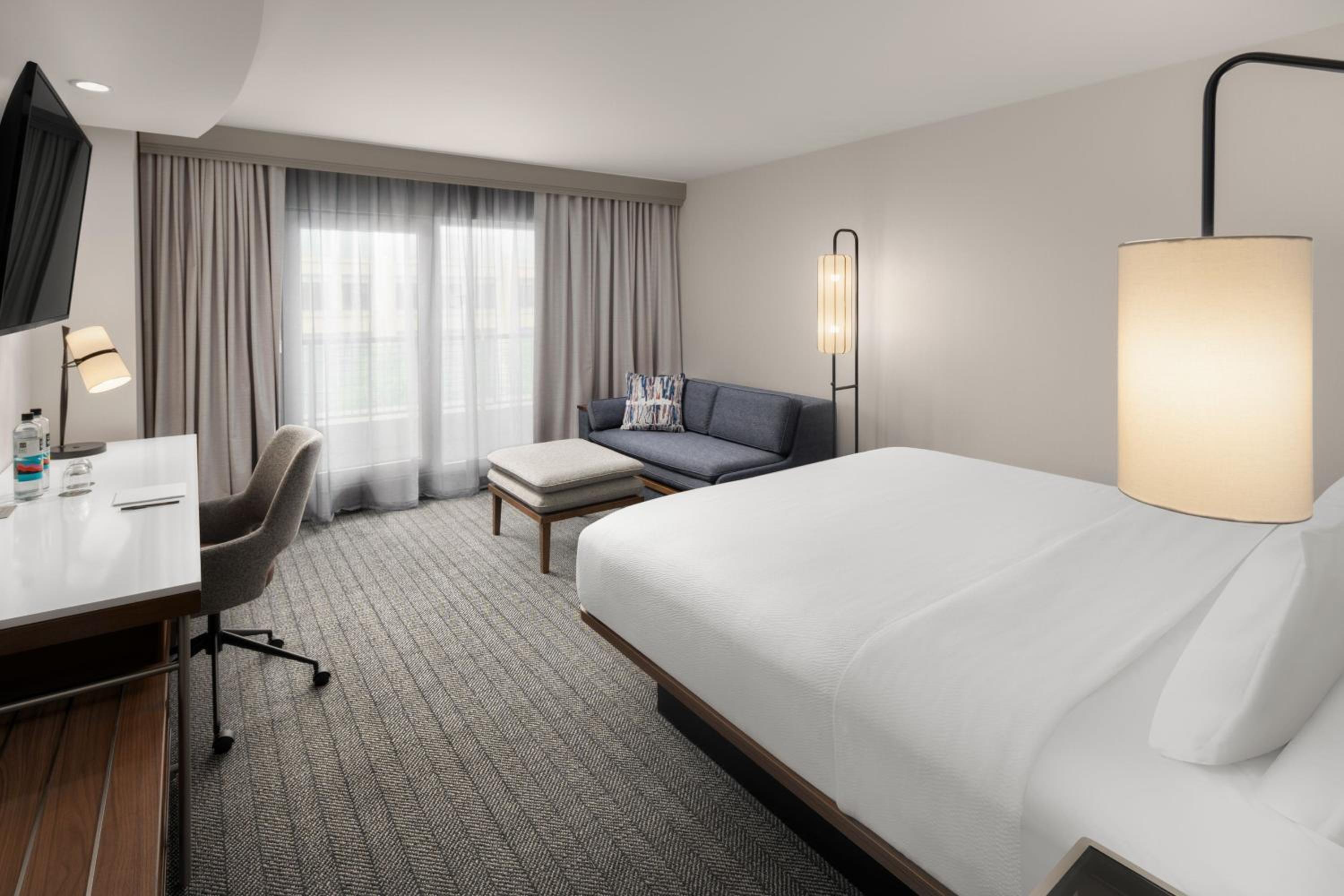 Courtyard by Marriott Seattle Bellevue/Downtown - Property Image 12