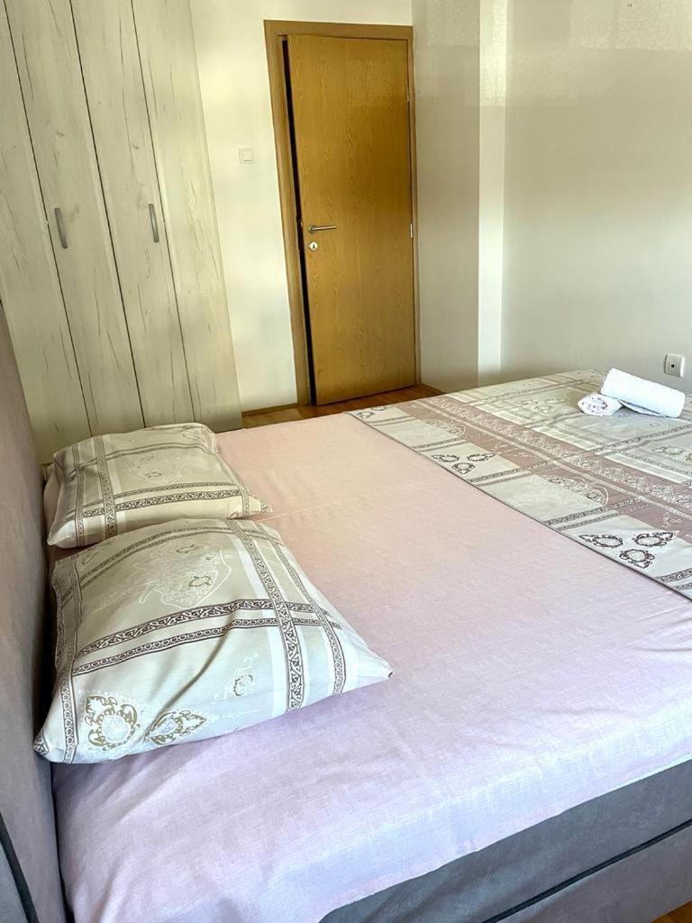 Naki apartmani