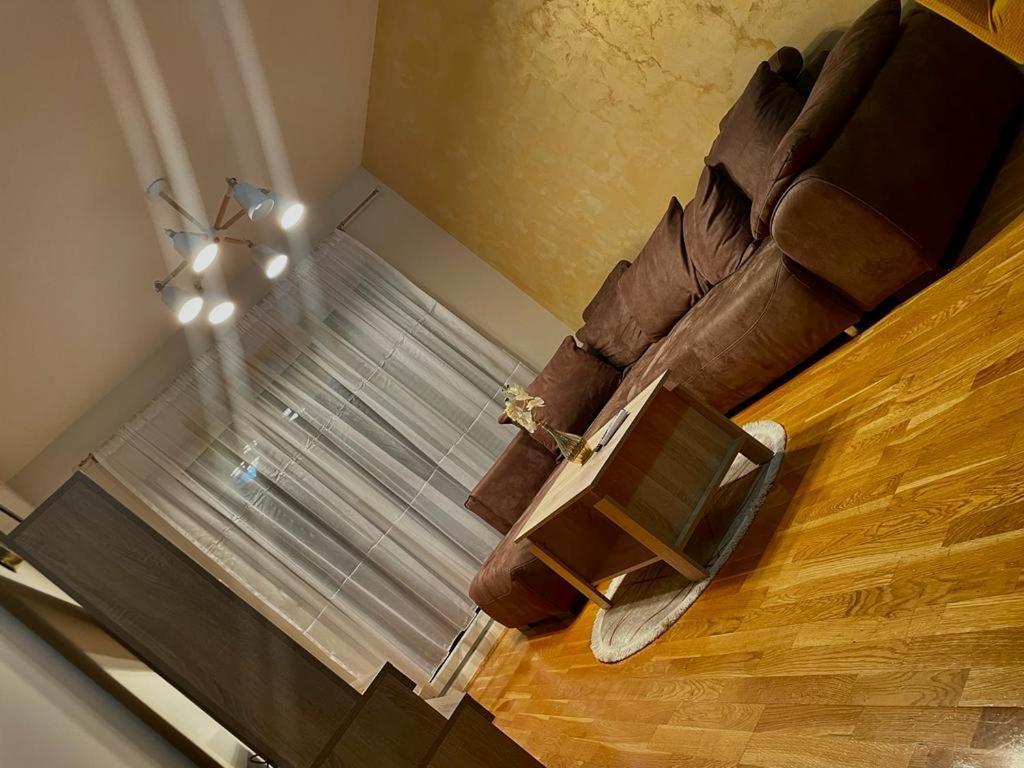 Naki apartmani