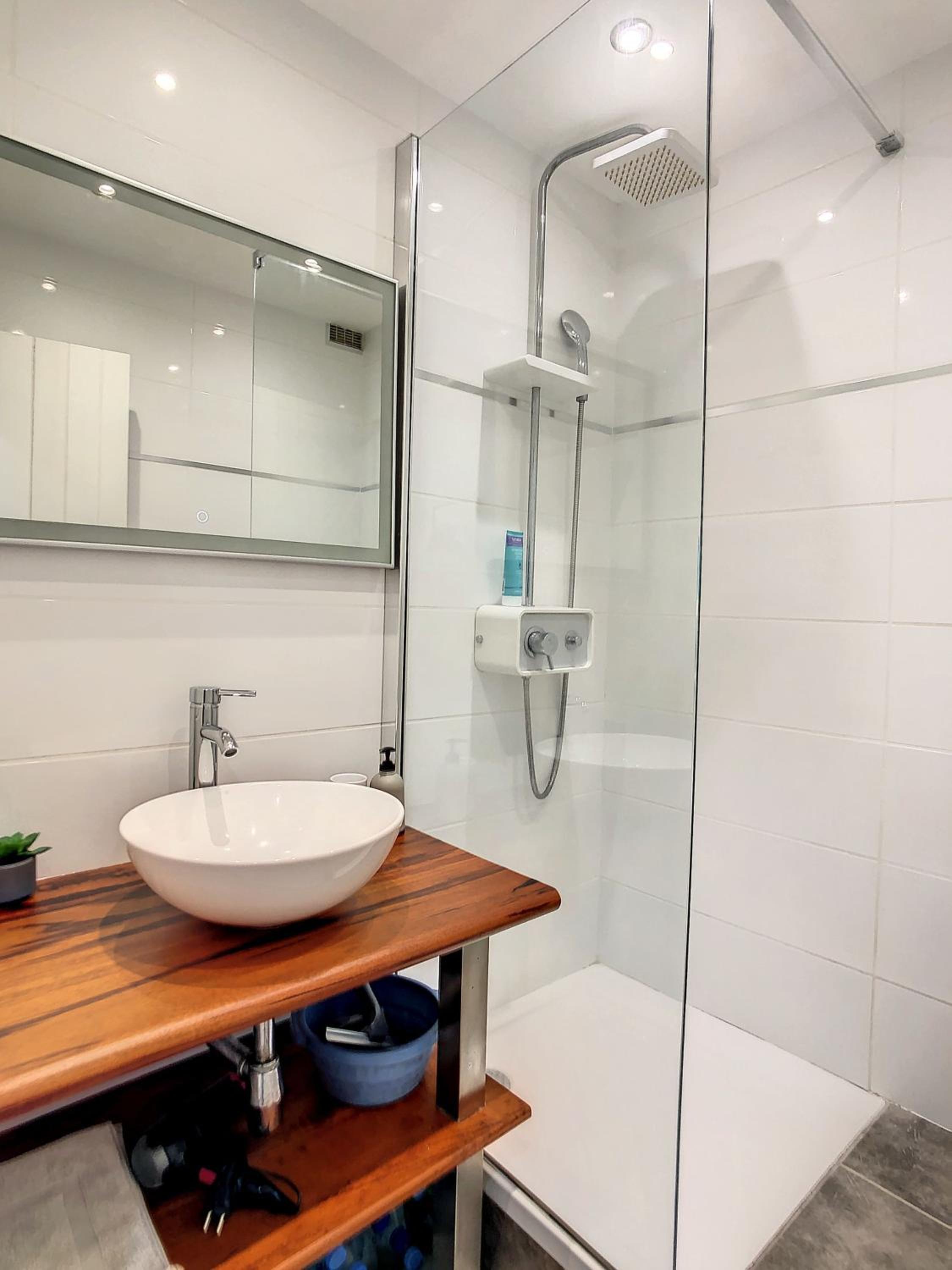 Studio Azur, résidence privée et piscines, citerne view 4