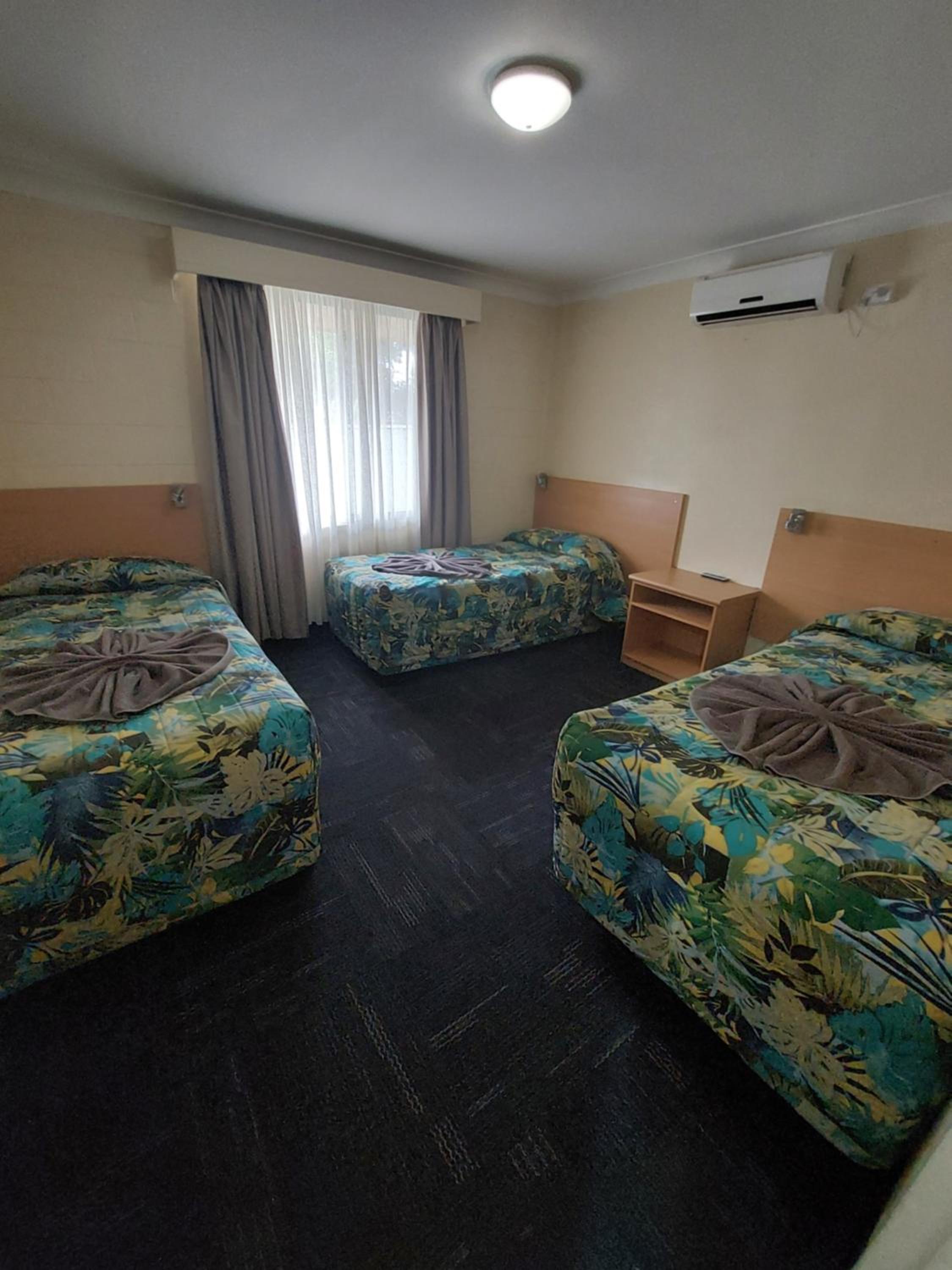 All Seasons Motor Lodge