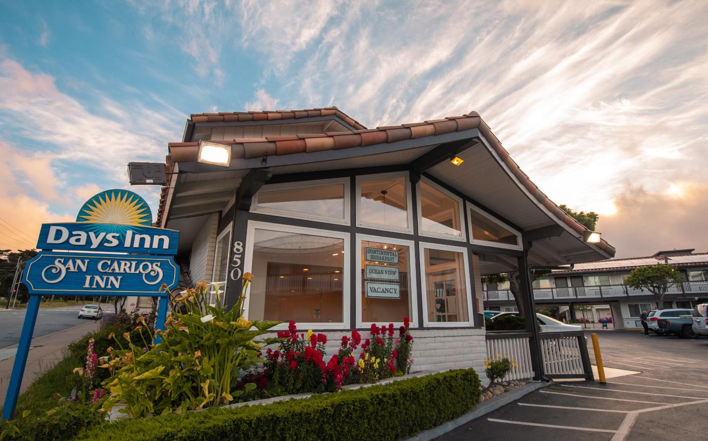 Hotel Days Inn by Wyndham Monterey Downtown - Image 1