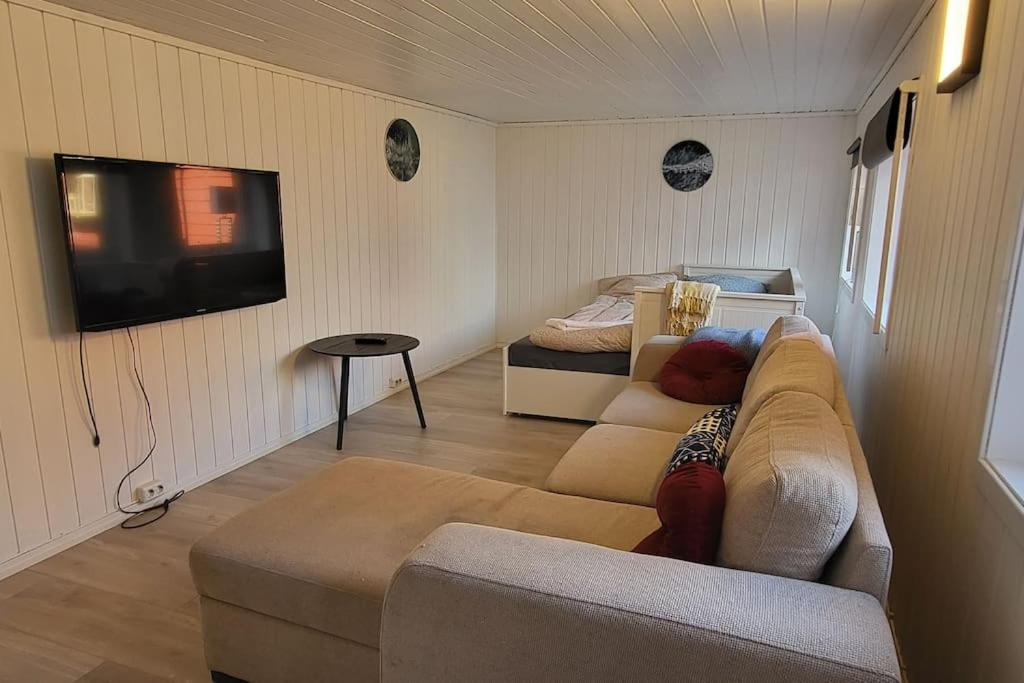 Central and Large cosey apartment