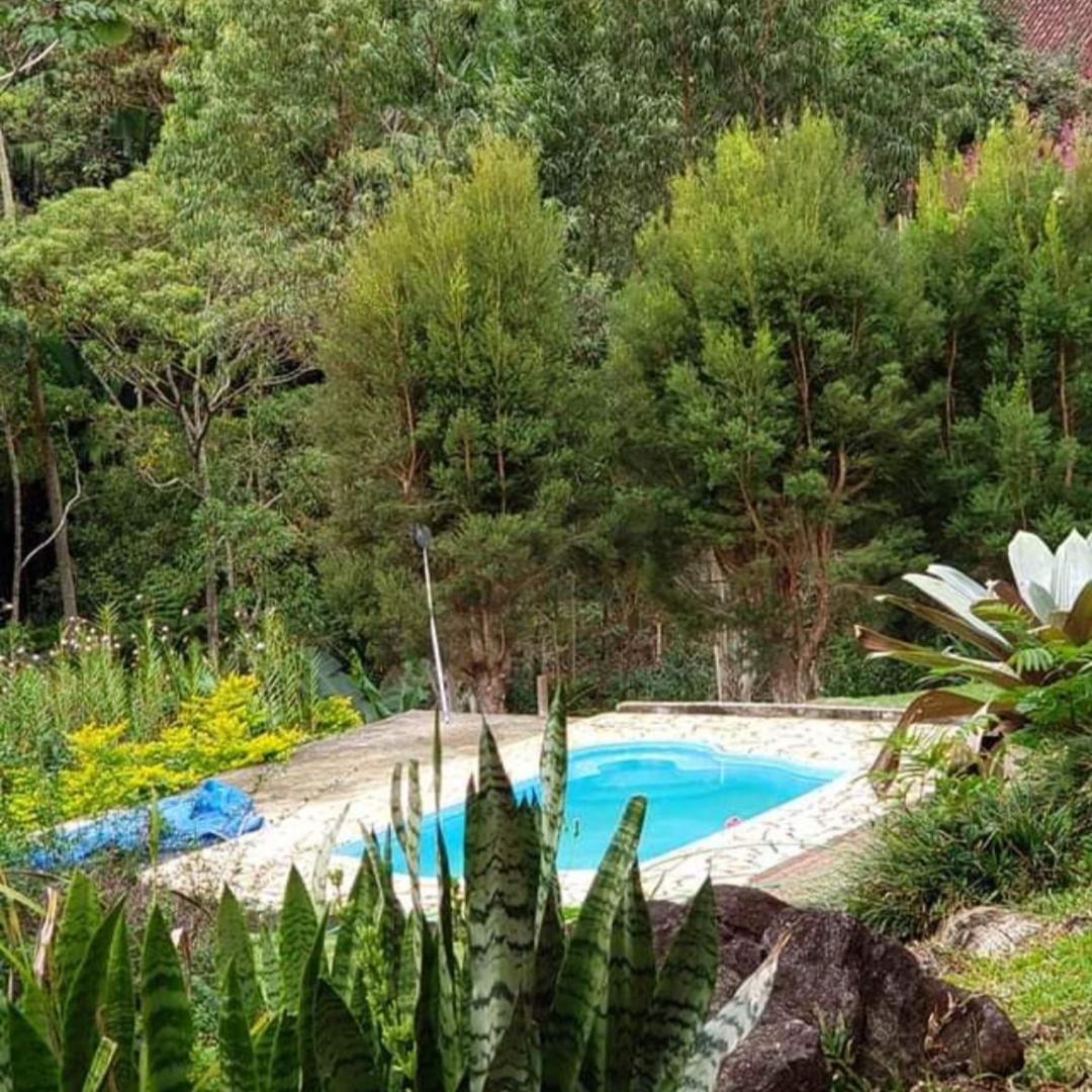 Casa com churrasqueira piscina privativa em São Pedro da Serra - Perto de Lumiar