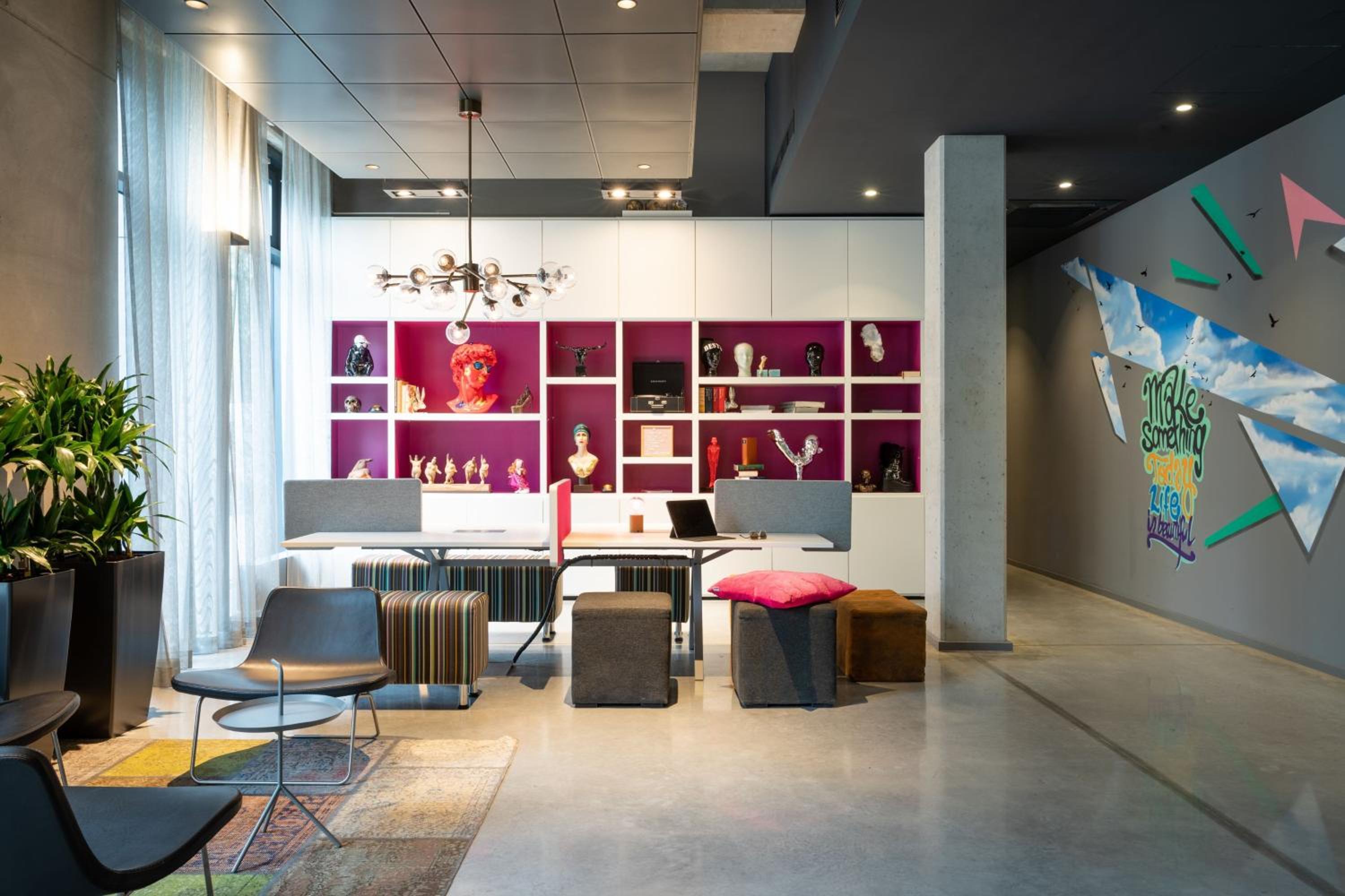 Moxy Frankfurt Airport - Property Image 2