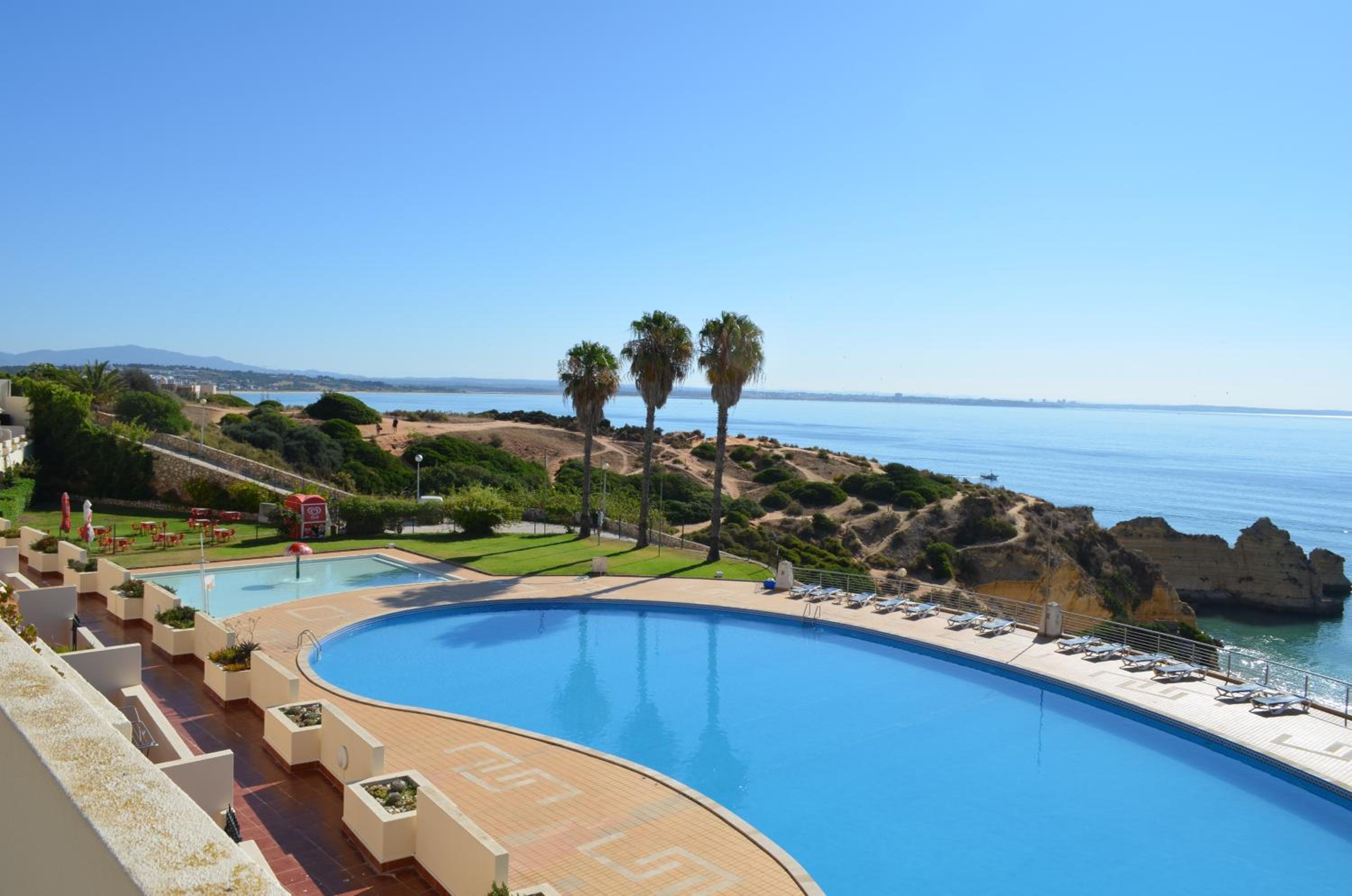 Above the beach, 10 min from the city center - Casa da Tartaruga view 3