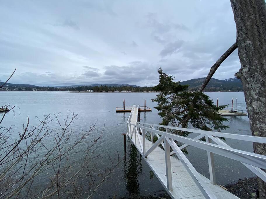 Sooke Waterfront Retreat Hot Tub & Dock Access