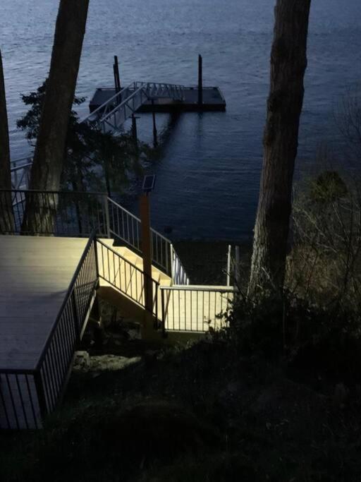 Sooke Waterfront Retreat Hot Tub & Dock Access