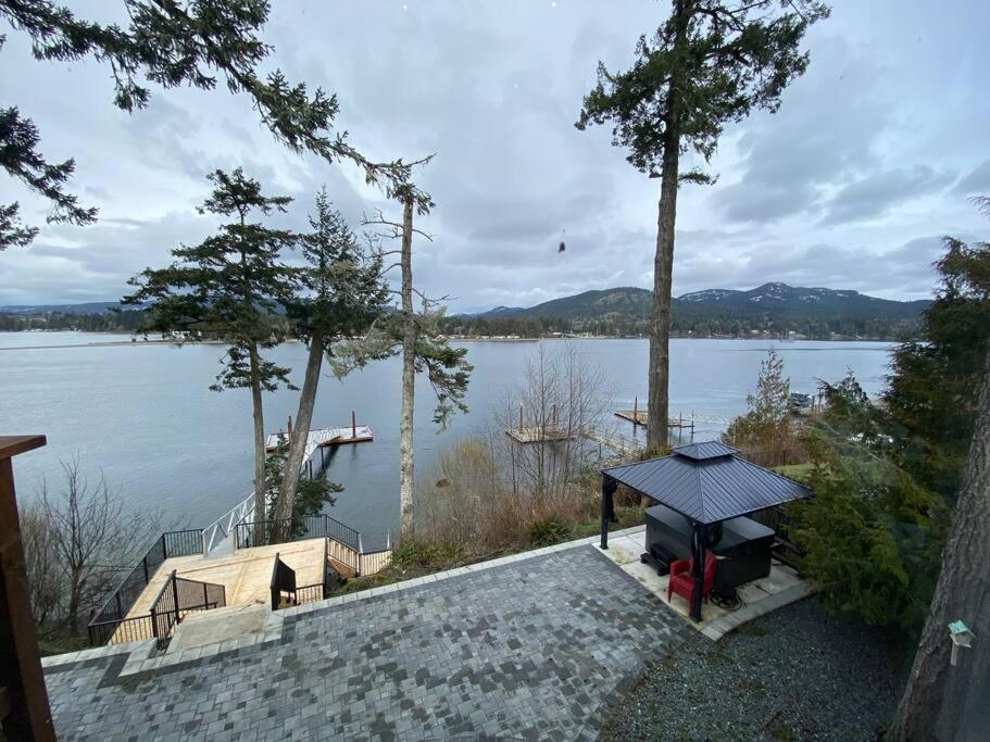 Sooke Waterfront Retreat Hot Tub & Dock Access