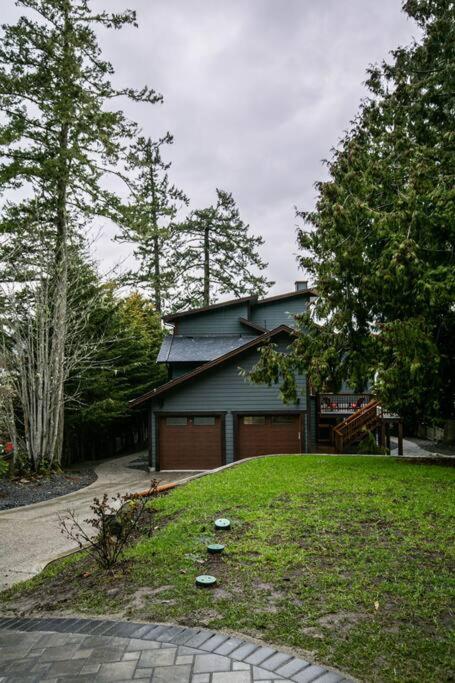 Sooke Waterfront Retreat Hot Tub & Dock Access