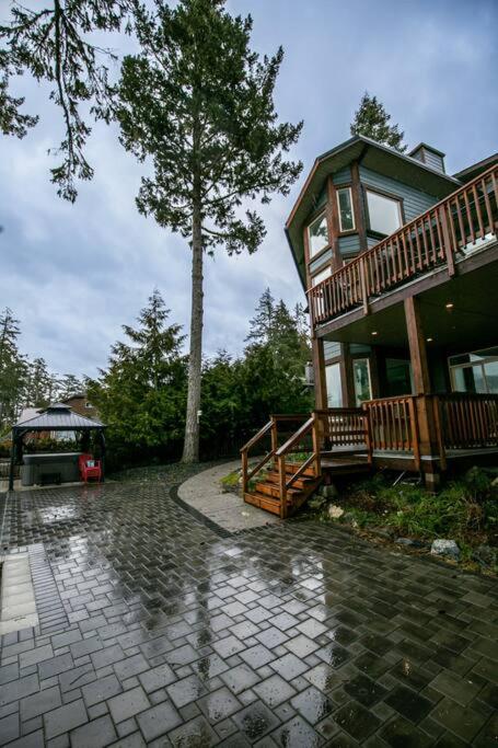 Sooke Waterfront Retreat Hot Tub & Dock Access